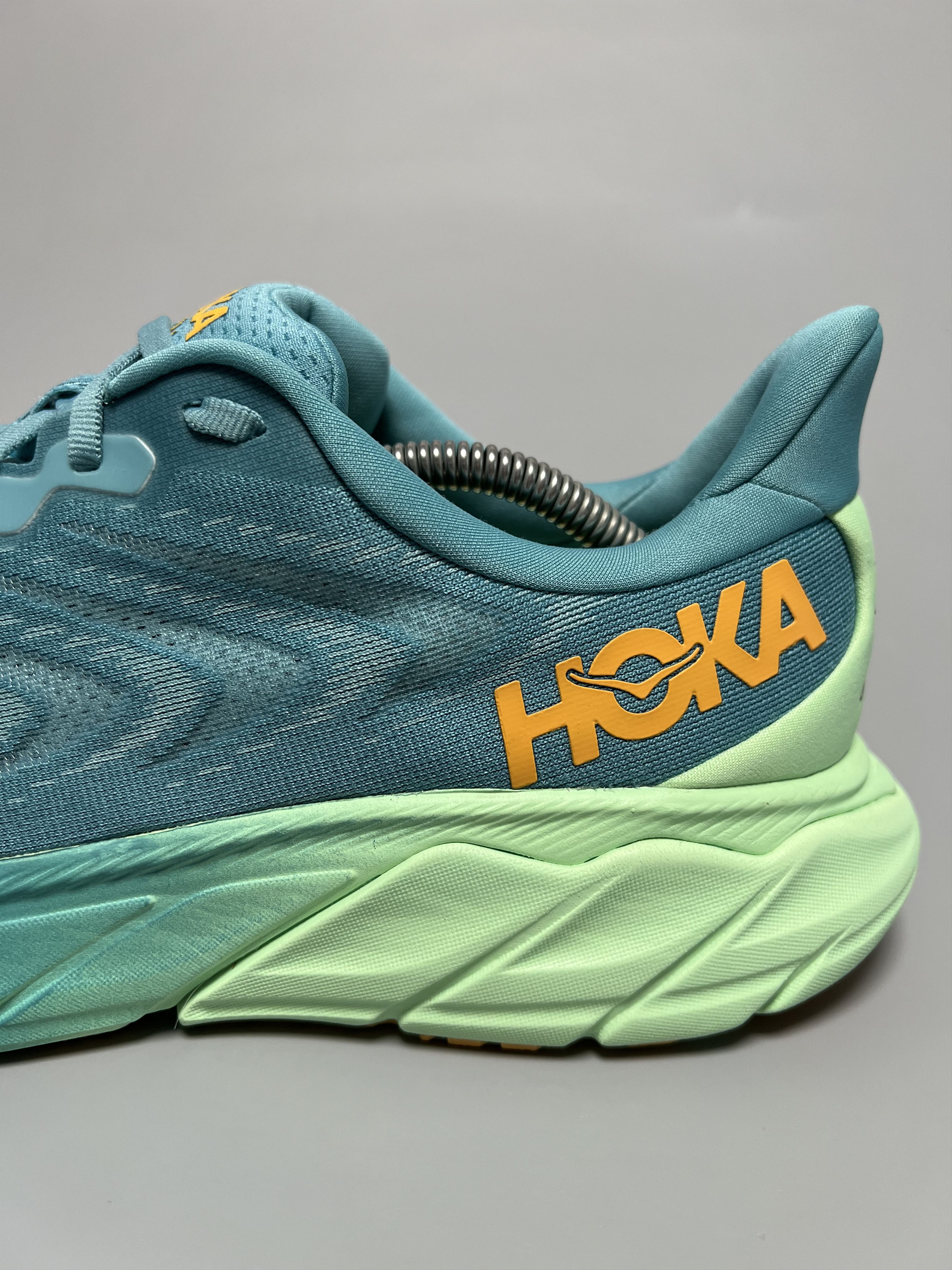 Hoka 9.5D Hoka One One Arahi 6 Running Shoes Walking Gym Size US 9.5 / EU 42-43 - 9 Thumbnail