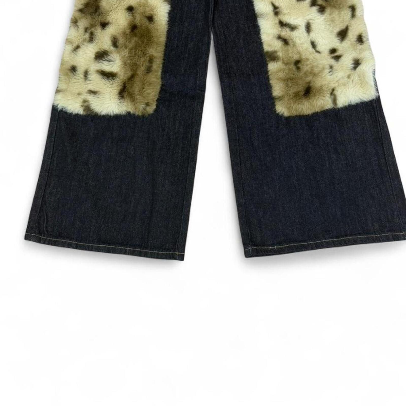 True Religion Faux fur patchwork lightweight jeans with a unique design Size 30" / US 8 / IT 44 - 2 Thumbnail