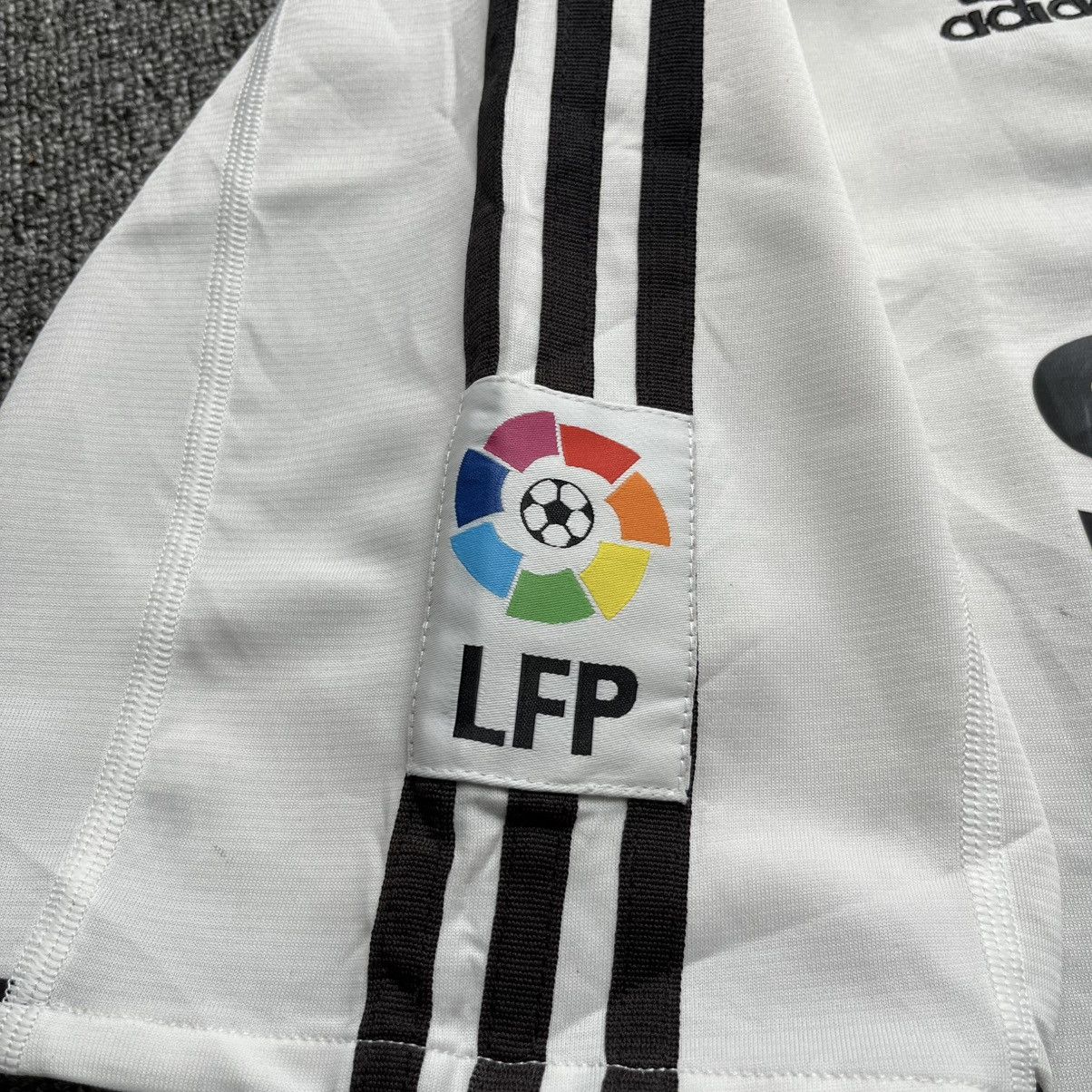 Adidas 2003 Real madrid jersey home Size US XL / EU 56 / 4 - 3 Thumbnail