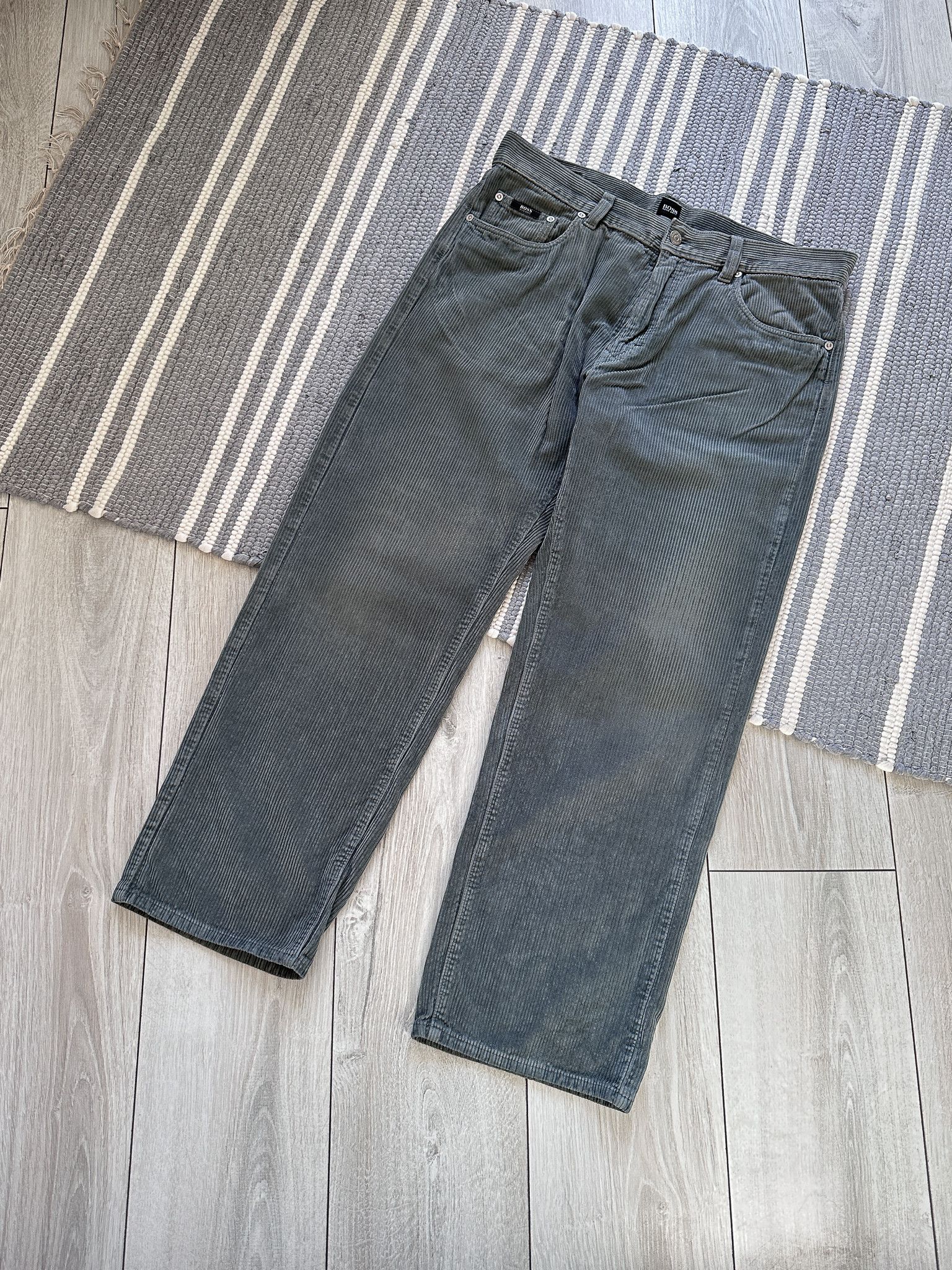 Hugo Boss Vintage Hugo Boss Corduroy Pants Trousers Size US 32 / EU 48 - 1 Thumbnail