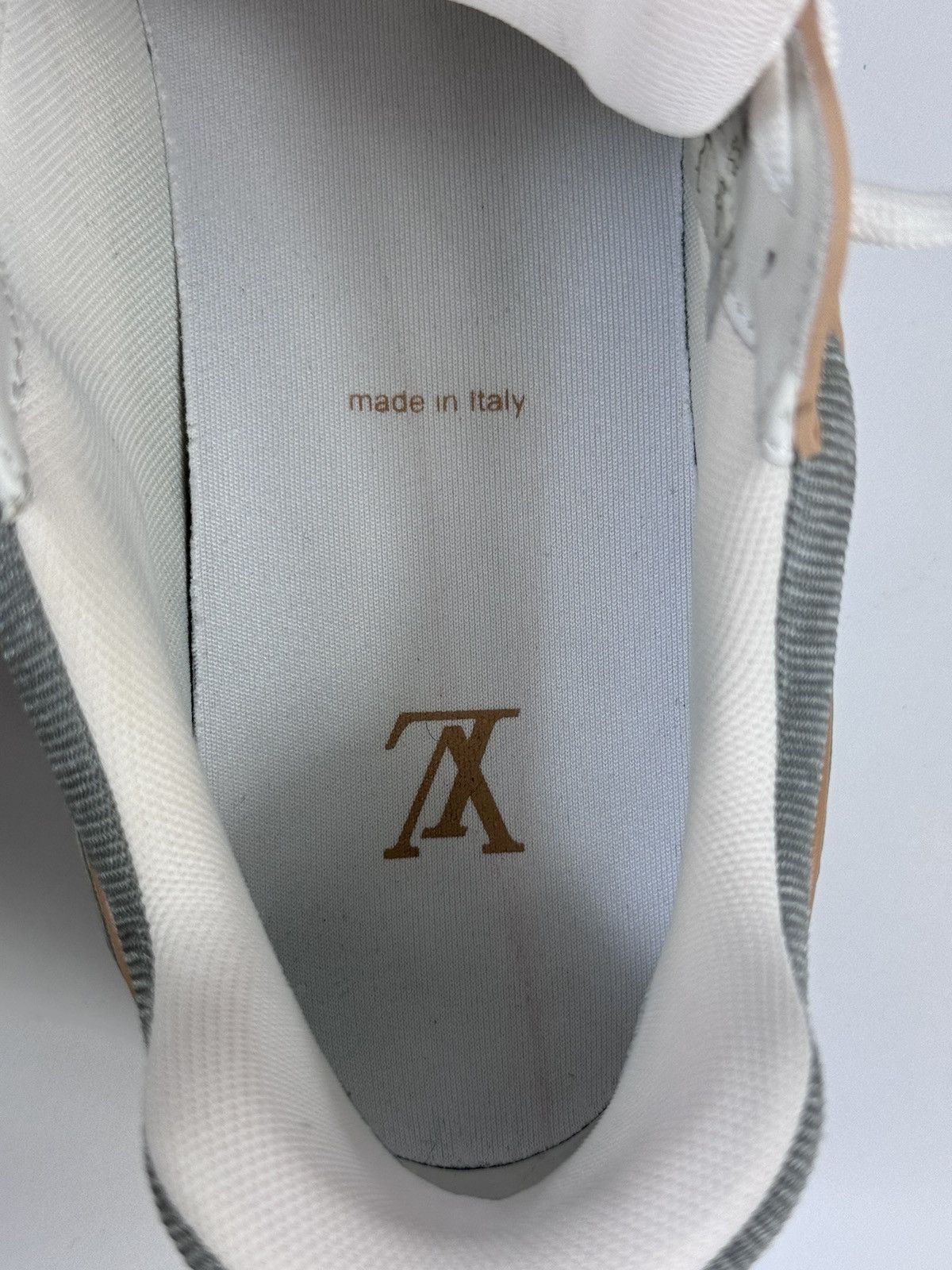 Louis Vuitton MONOGRAM SILVER SNEAKERS Size US 11 / EU 44 - 10 Thumbnail