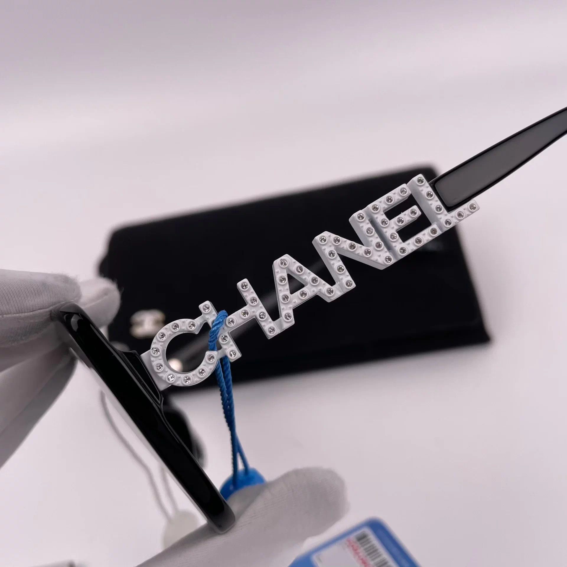 Chanel Chanel Crystal CC Logo Sunglasses Size ONE SIZE - 3 Thumbnail