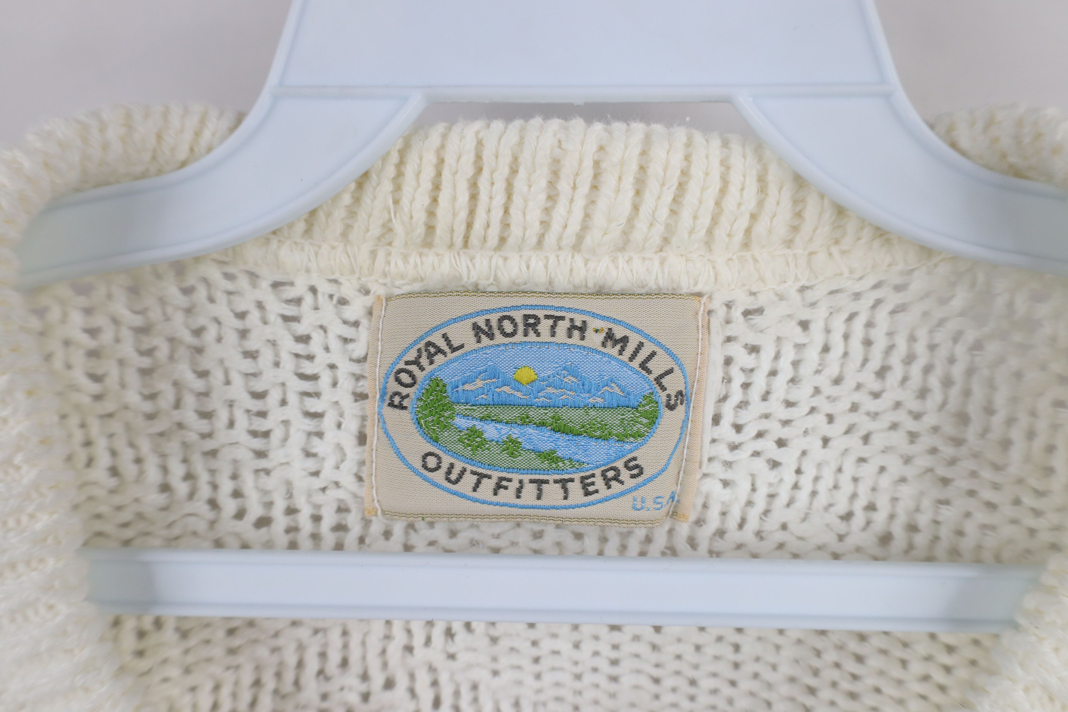 Vintage Vintage 90s Streetwear Knit Crewneck Sweater White USA Size US XL / EU 56 / 4 - 7 Thumbnail