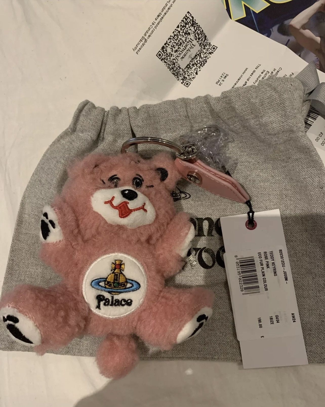 Palace × Vivienne Westwood PALACE VIVIENNE WESTWOOD TEDDY CHARM PINK & FRUITS MAGAZINE Size ONE SIZE - 4 Thumbnail