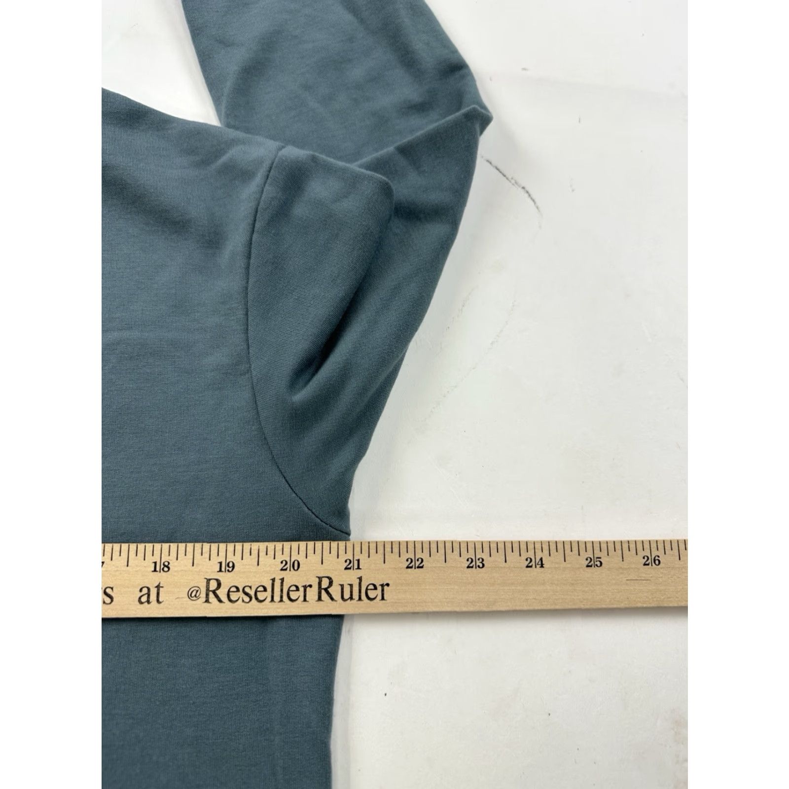 Orvis **Orvis Blue Women’s V-Neck Pullover Sweatshirt** User: **Blue Orvis Women’s V-Neck Pullover Sweatshirt Small** Size S / US 4 / IT 40 - 8 Thumbnail