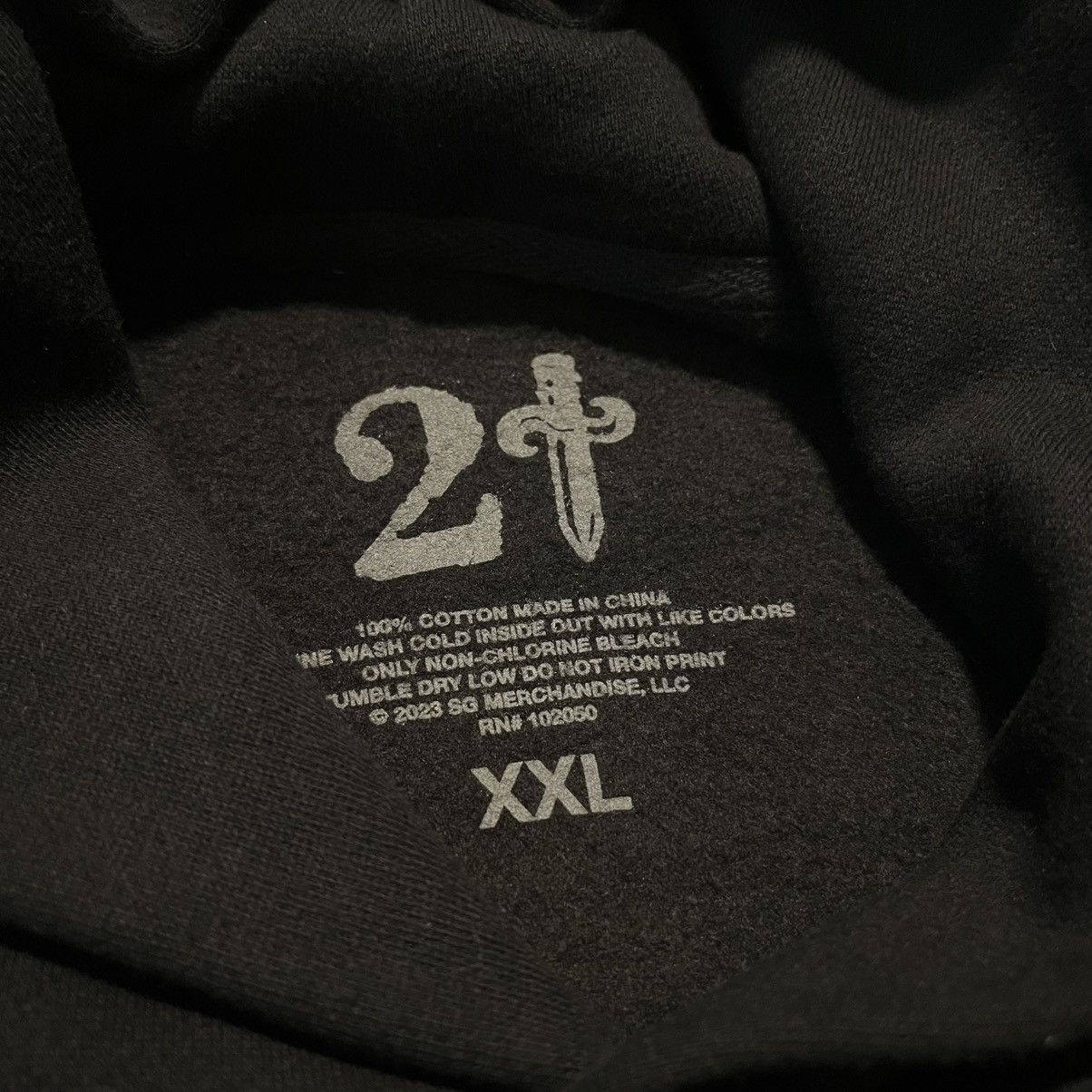 21 Savage × Drake 21 Savage It’s All a Blur Drake Dagger Logo Hoodie 2023 Tour Size US XXL / EU 58 / 5 - 6 Thumbnail