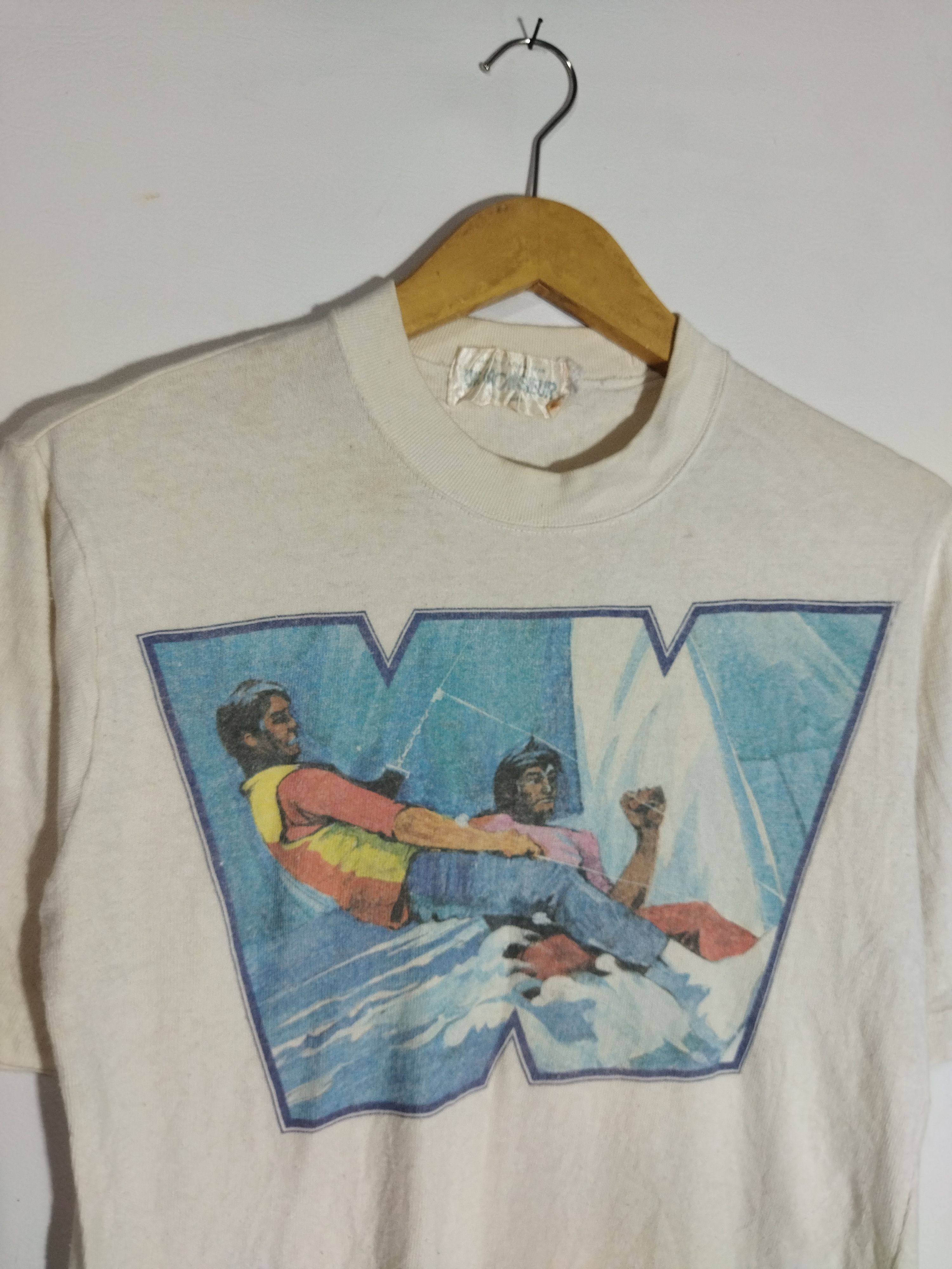 Vintage Vintage Un Monsieur Graphic T-Shirt White W Logo Print Size US M / EU 48-50 / 2 - 2 Thumbnail