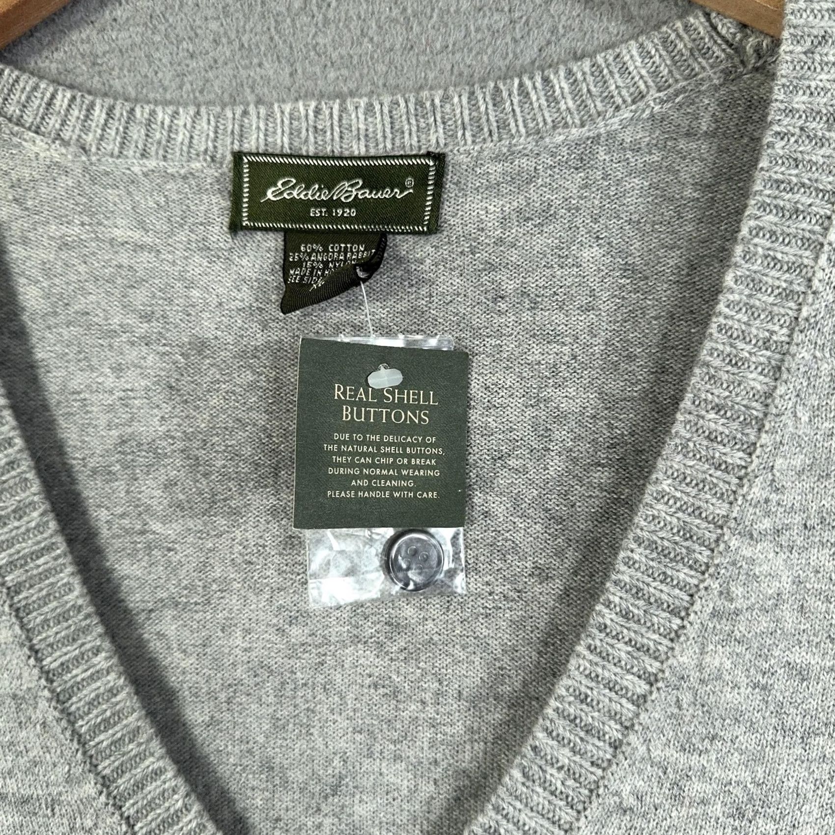 Eddie Bauer VINTAGE Eddie Bauer Sweater Womens XL Gray Cotton Angora Blend Shell Buttons Size XL / US 12-14 / IT 48-50 - 5 Thumbnail