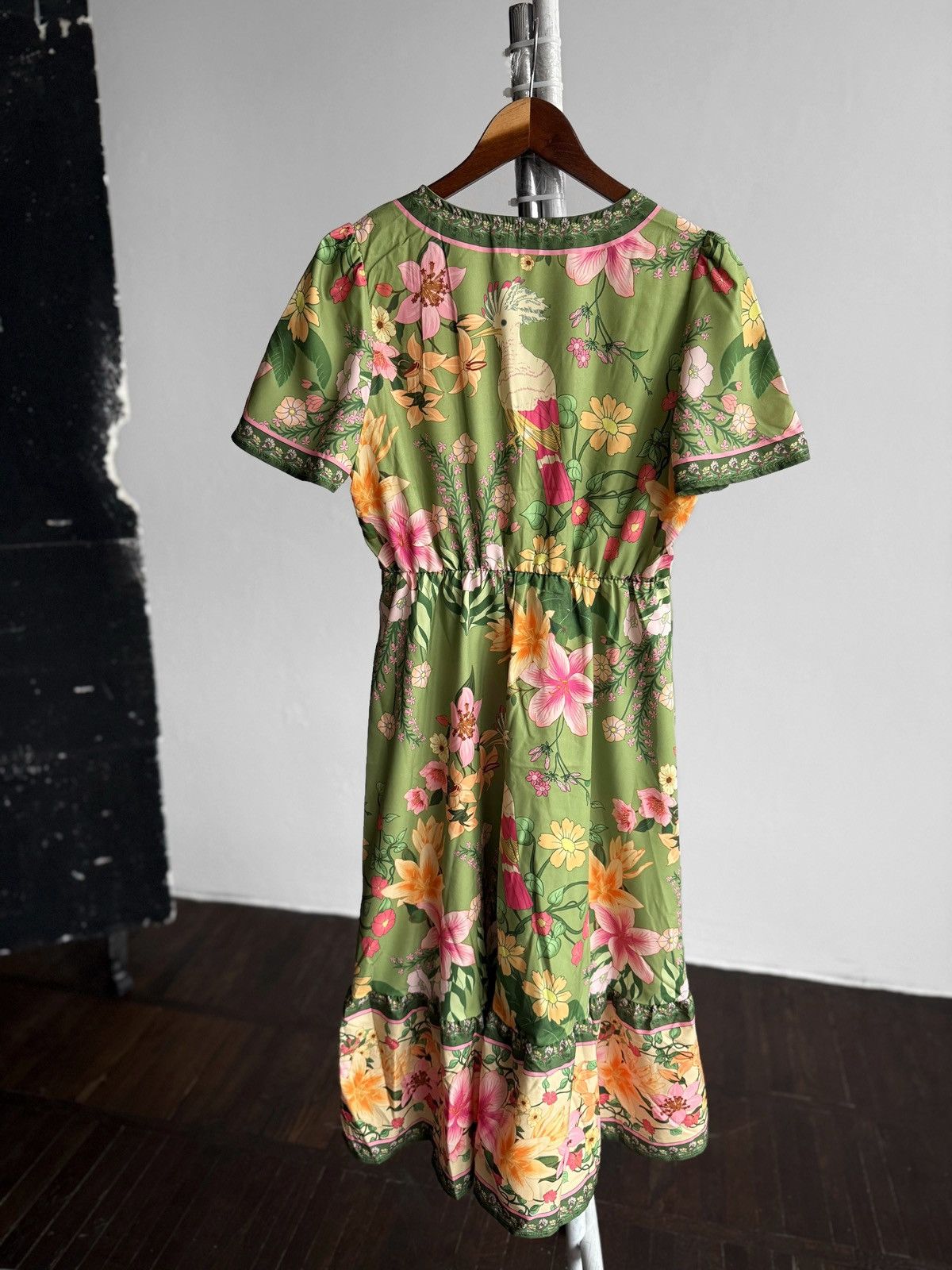 Shein Shein Travachic Floral Print V-Neck Short Sleeve Midi Dress Size M / US 6-8 / IT 42-44 - 6 Thumbnail