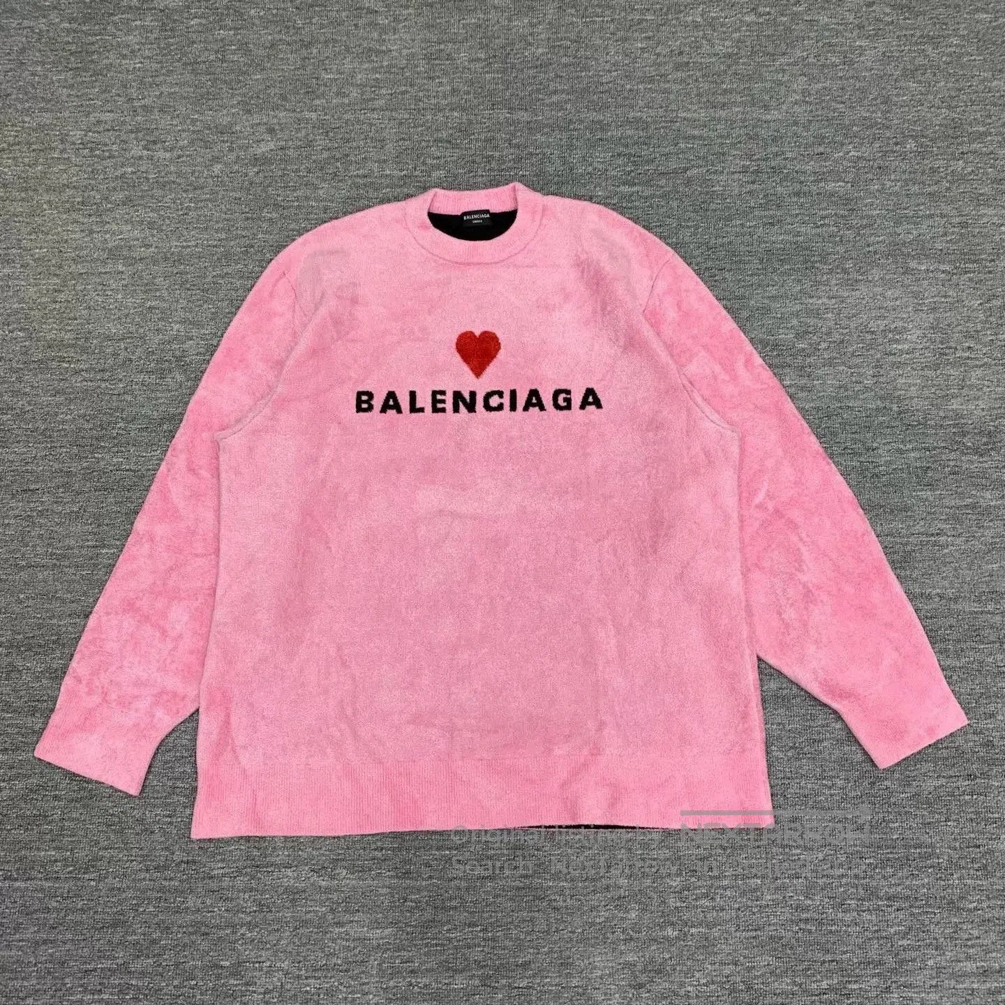 Balenciaga Balenciaga Pink Heart Sweater M Size. Size M / US 6-8 / IT 42-44 - 1 Thumbnail