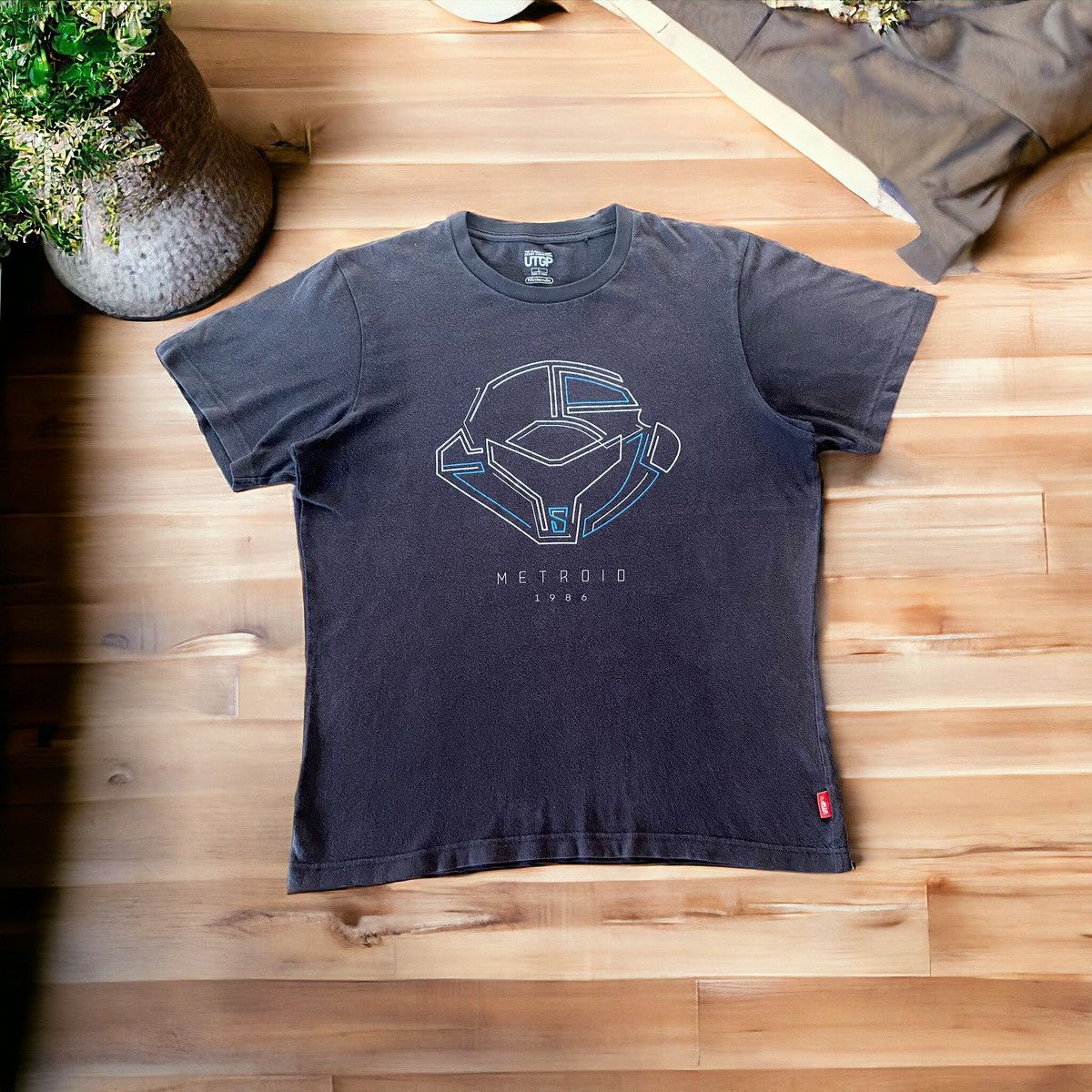 Anime Nintendo METROID 1986 Faded Color Tee Size US L / EU 52-54 / 3 - 1 Thumbnail
