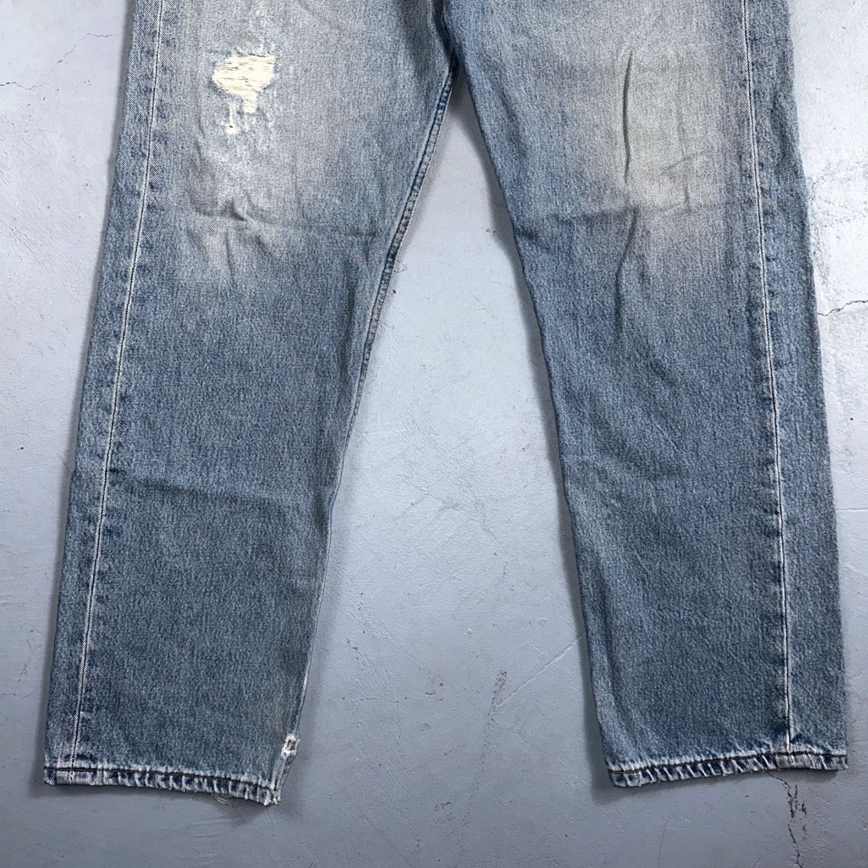 Levi's VINTAGE Levi's 501 Jeans 90s Straight Light Wash 36x29 Mens Blue Denim Cotton Regular 36 501 Series Size US 36 / EU 52 - 3 Thumbnail