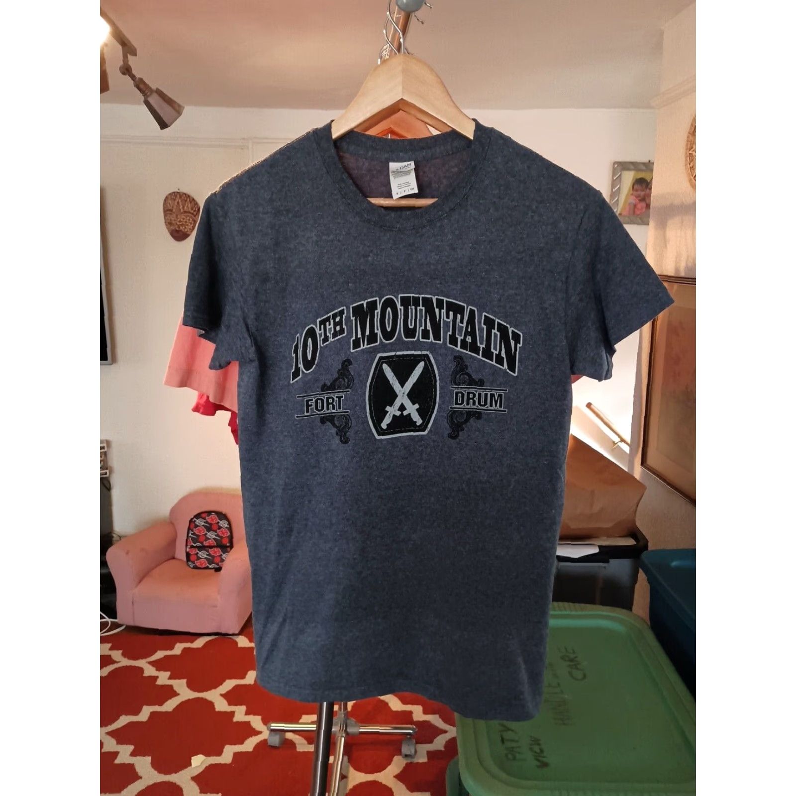 Gildan VINTAGE 10th Mountain Fort Drum Military T-shirt Mens Size S Gray Gildan Shirt Size US S / EU 44-46 / 1 - 2 Thumbnail