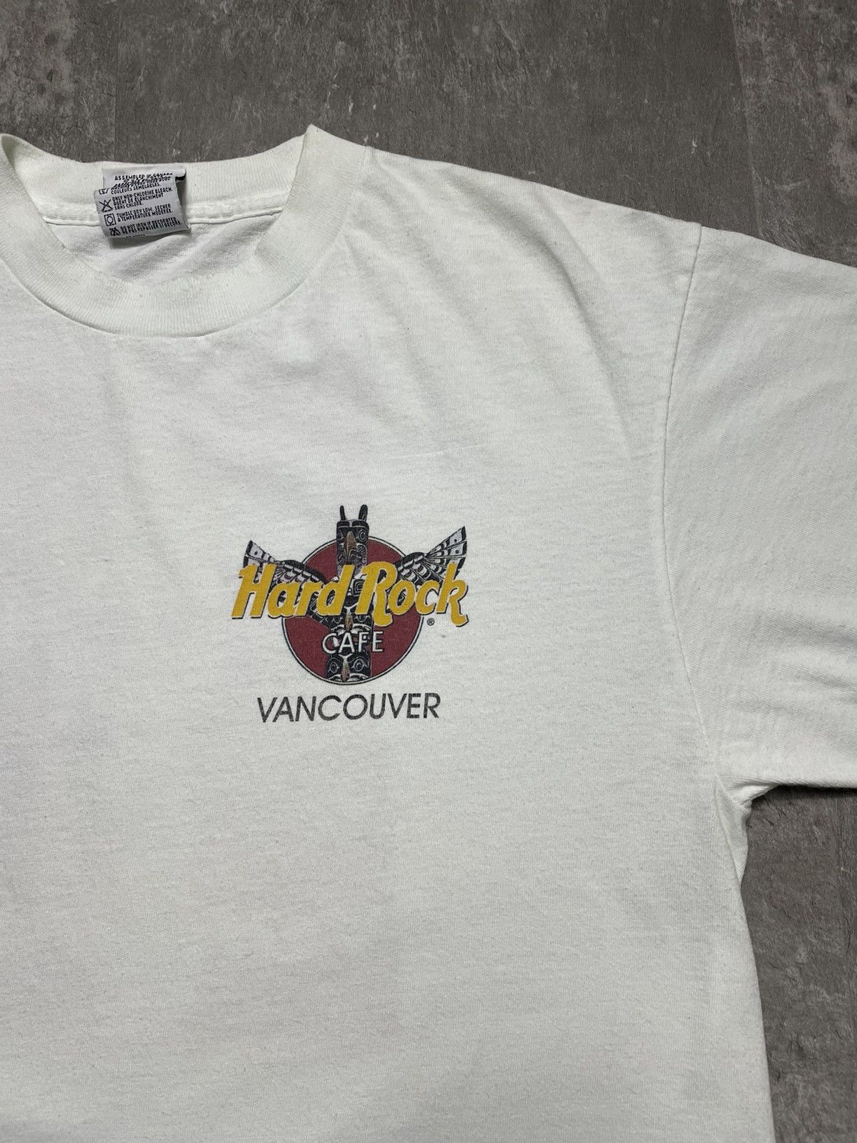 Hard Rock Cafe Vintage Hard Rock Cafe Vancouver Big Logo Tee Shirt Size US M / EU 48-50 / 2 - 4 Thumbnail