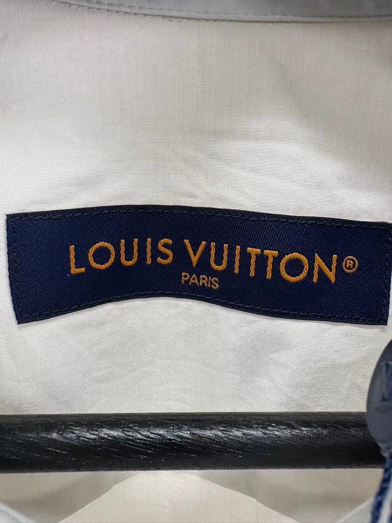 Louis Vuitton LOUIS VUITTON Peace Dove Short Sleeve Shirt 2504-Nextarrow Size US XS / EU 42 / 0 - 6 Thumbnail