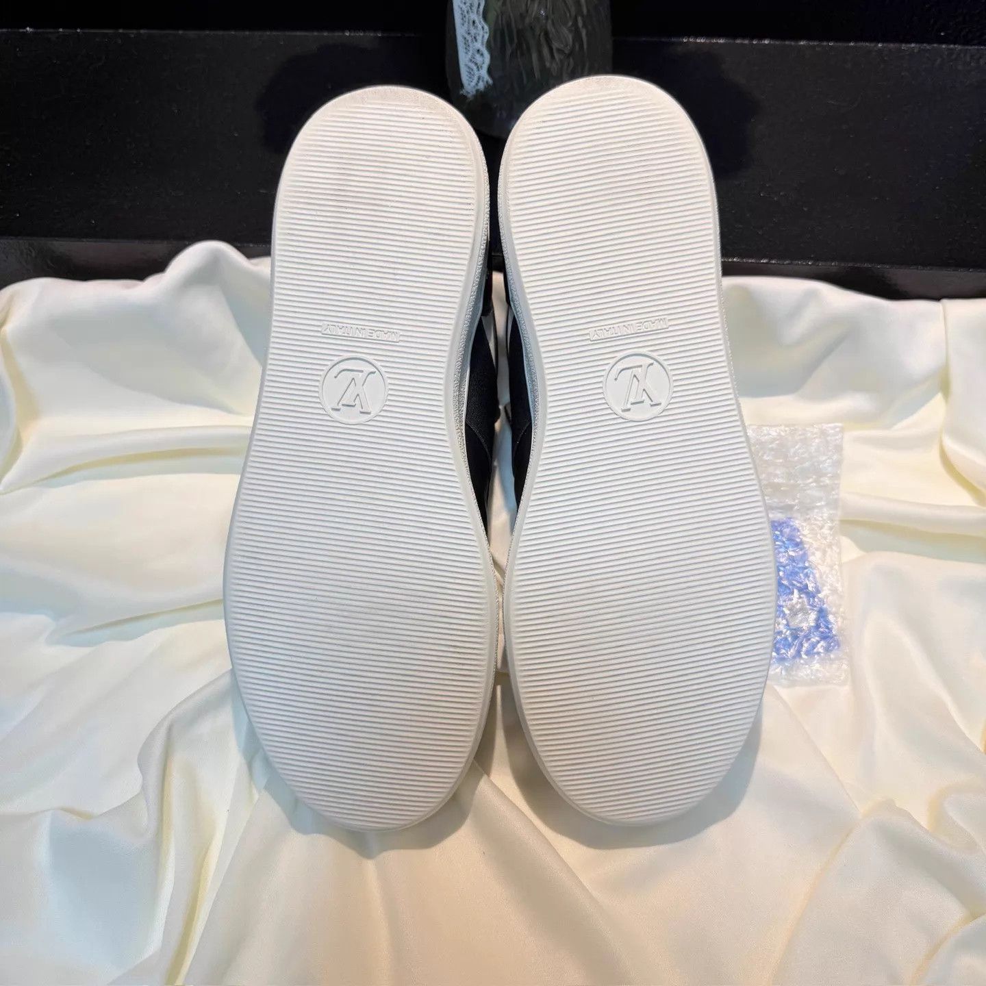 Louis Vuitton LV Monogram White/Brown Sneaker 38 99 New Size US 7.5 / IT 37.5 - 6 Thumbnail
