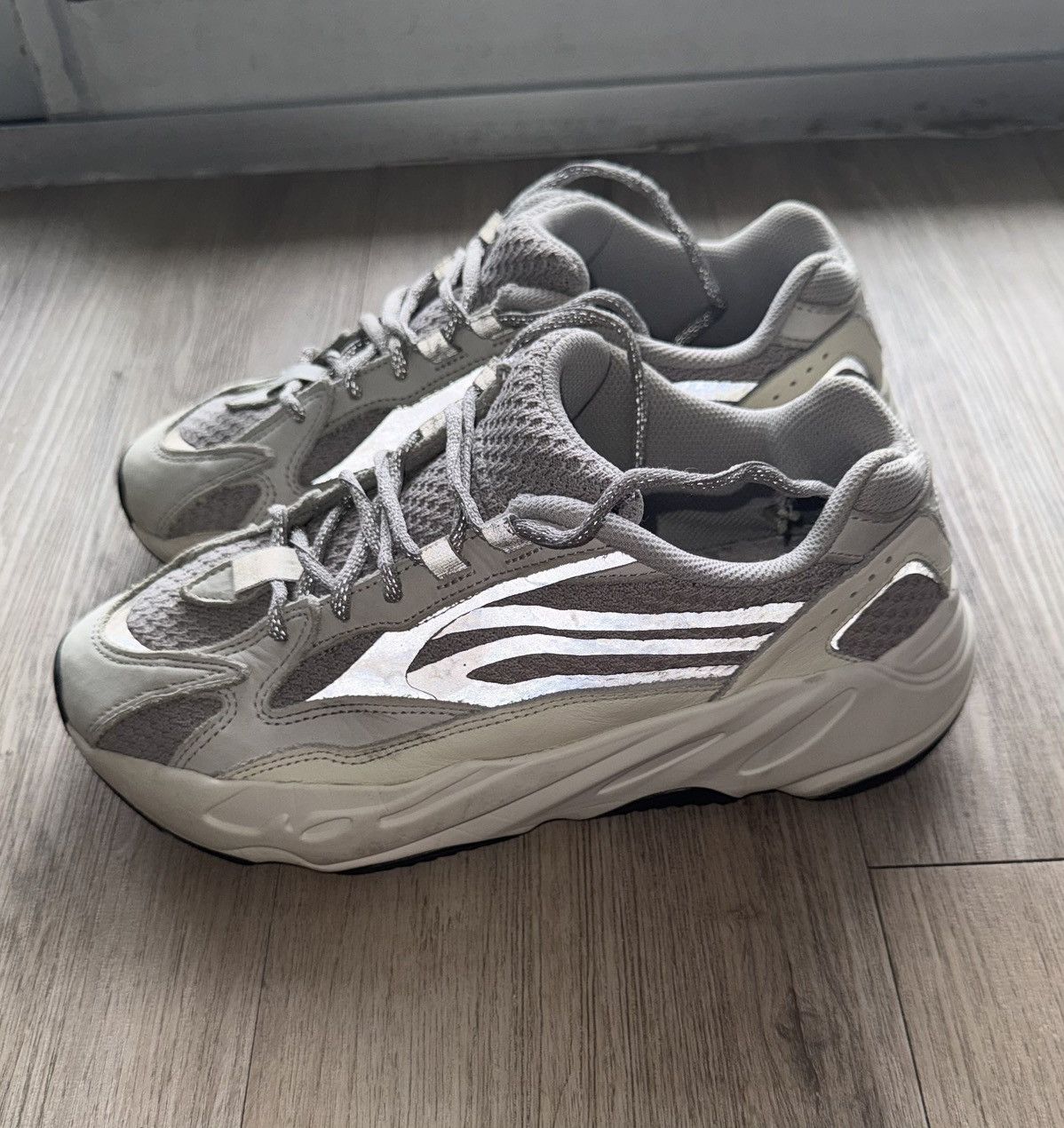 Yeezy Yeezy Boost 700 V2 Static Size US 8 / EU 41 - 6 Thumbnail