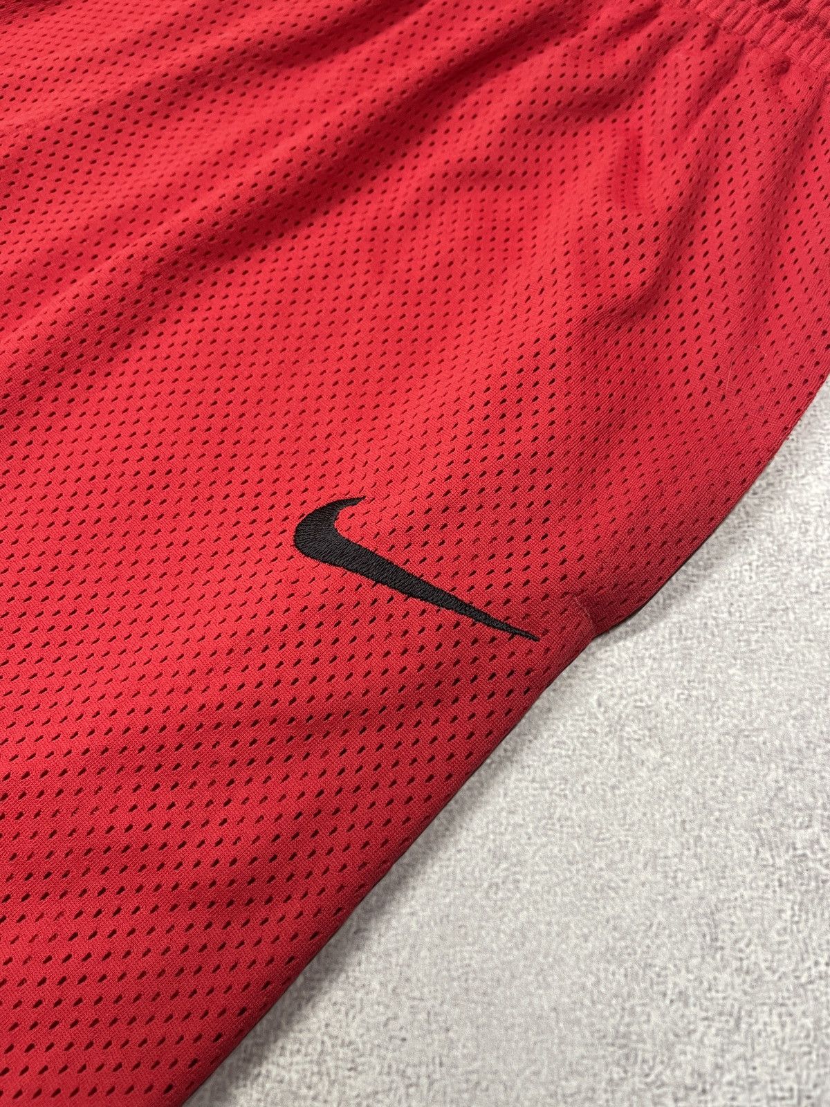 Nike Mens Nike Dri Fit Red Shorts To the grid Size M Sportswear Size US 32 / EU 48 - 4 Thumbnail