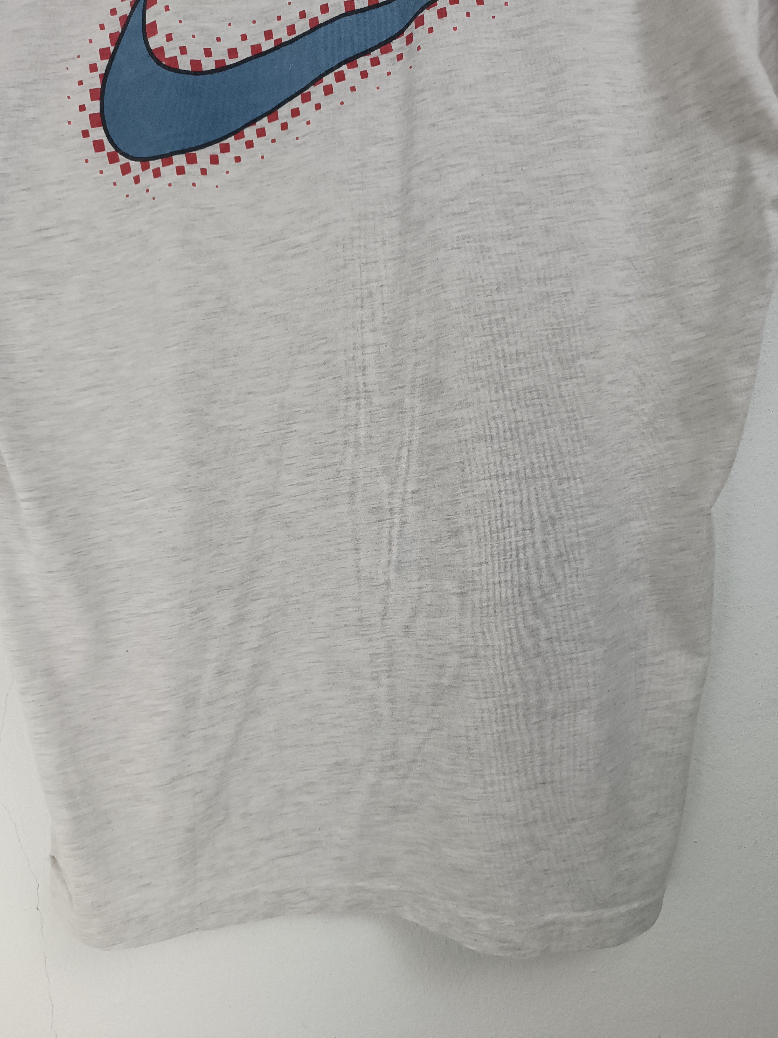 Nike VINTAGE 90'S NIKE SWOOSH CRAZY BACKHIT TEE Size US L / EU 52-54 / 3 - 11 Thumbnail