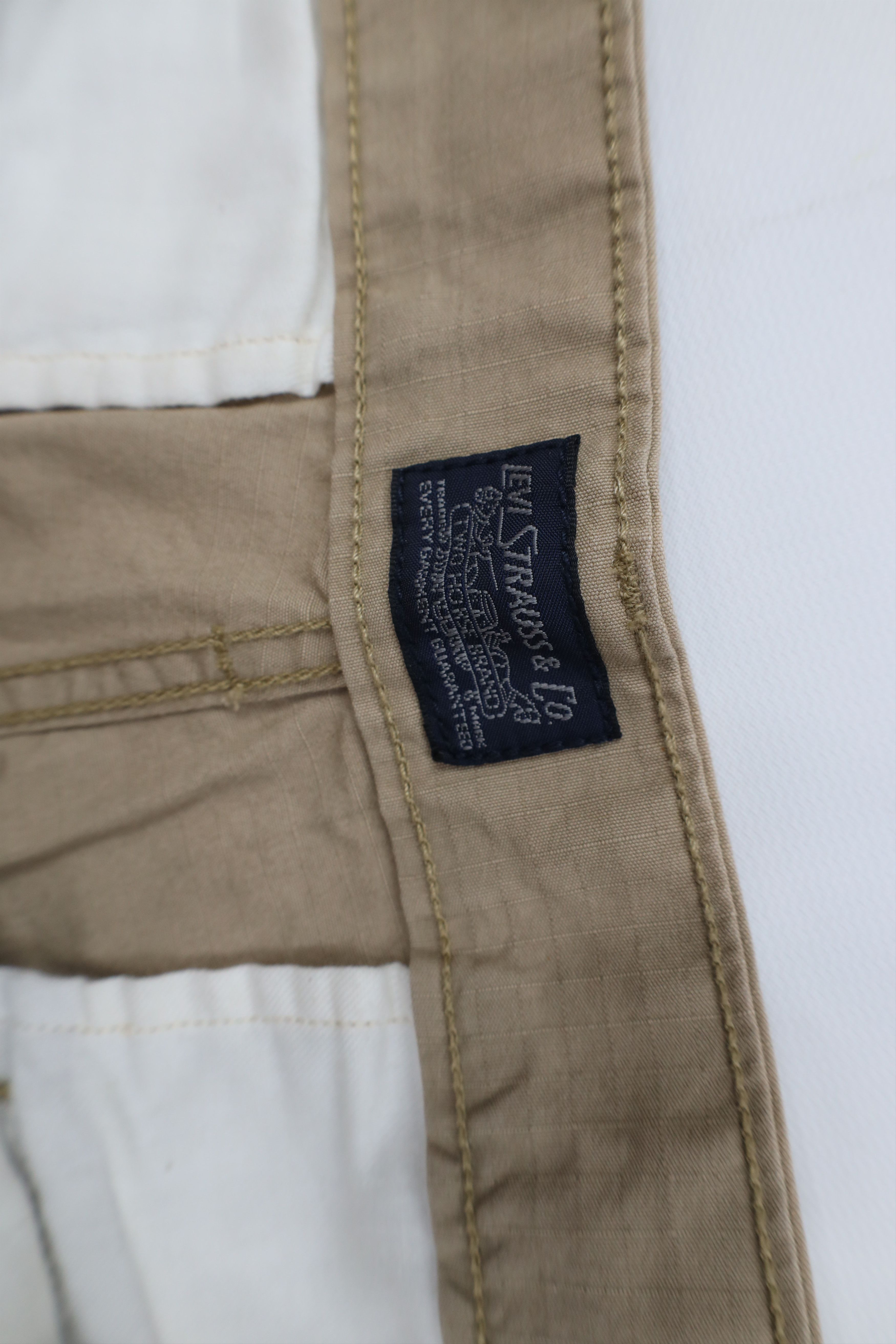 Levi's Vintage Y2K Levis Baggy Cargo Shorts Beige Khaki Cotton Size US 32 / EU 48 - 6 Thumbnail