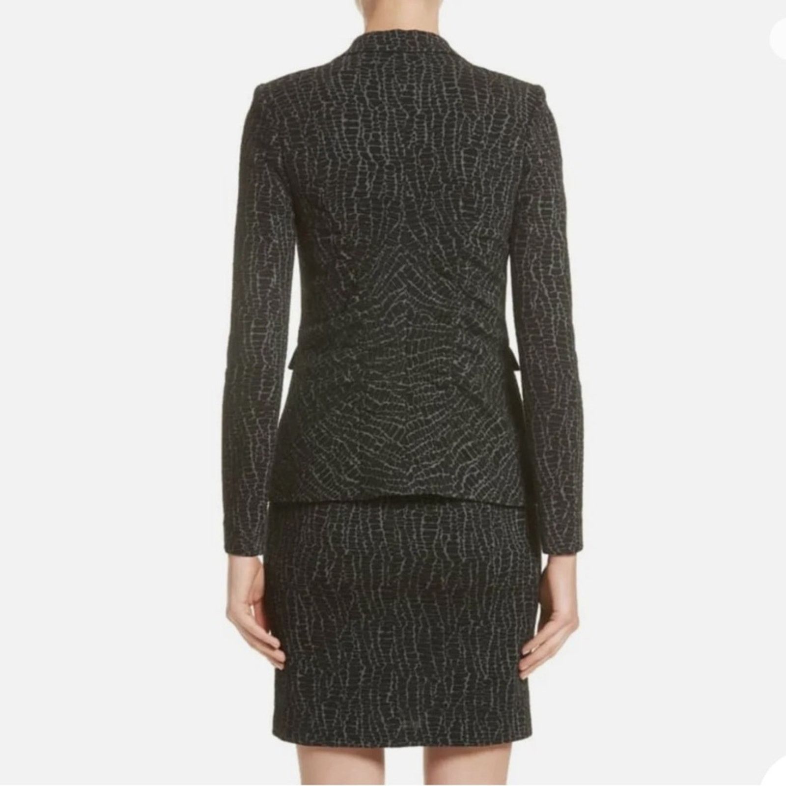 Armani Collezioni Armani Collezioni Snakeskin Print Long Sleeve Blazer Sz 10 Size L / US 10 / IT 46 - 2 Thumbnail