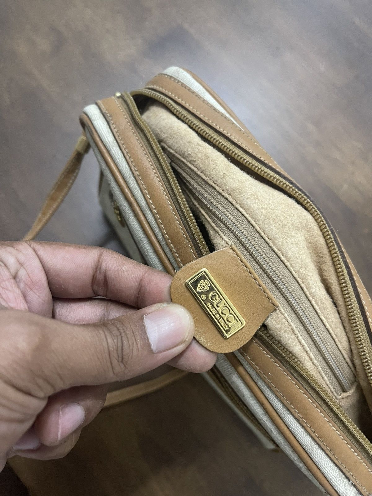 Gucci × Vintage Vintage GUCCI Micro Logo Crossbody Handbag Size ONE SIZE - 11 Thumbnail
