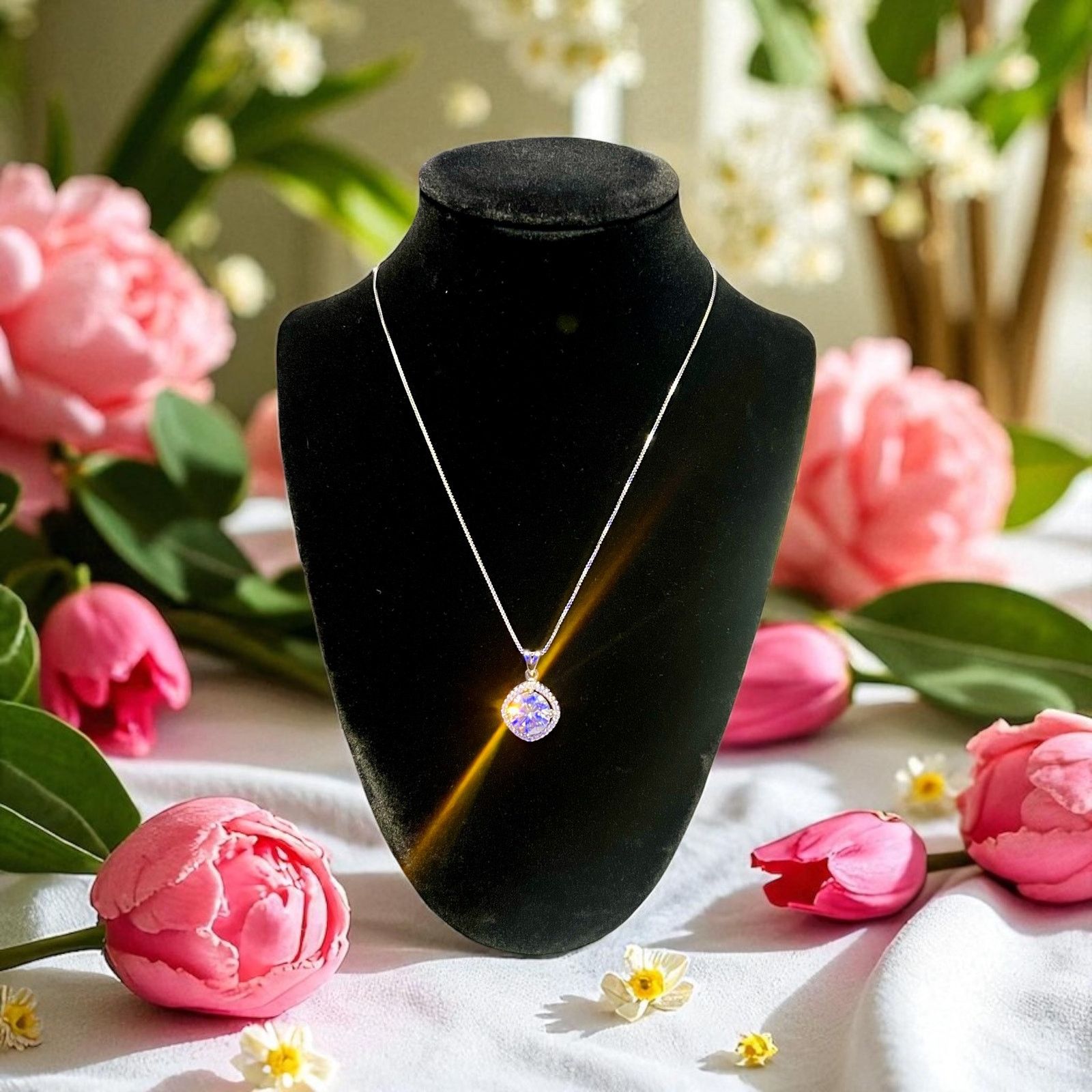 Vintage Italian Sterling Silver Cubic Zirconia Halo Pendant Necklace Size ONE SIZE - 5 Thumbnail