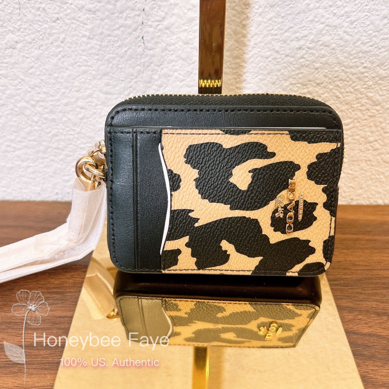 Coach Zip Card Case With Leopard Print CW884 Size ONE SIZE - 1 Thumbnail