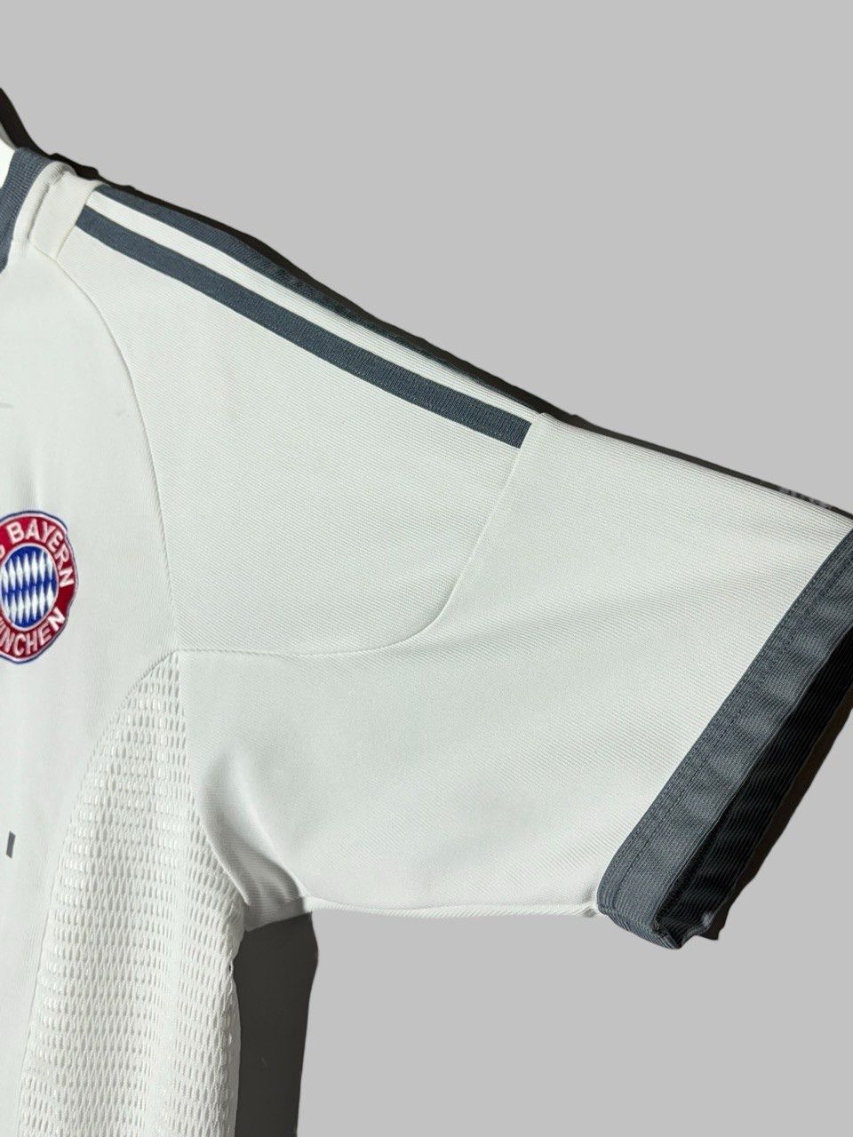 Adidas Vintage Adidas Bayern Munchen 2002-2004 Away Football Shirt Size US M / EU 48-50 / 2 - 11 Thumbnail