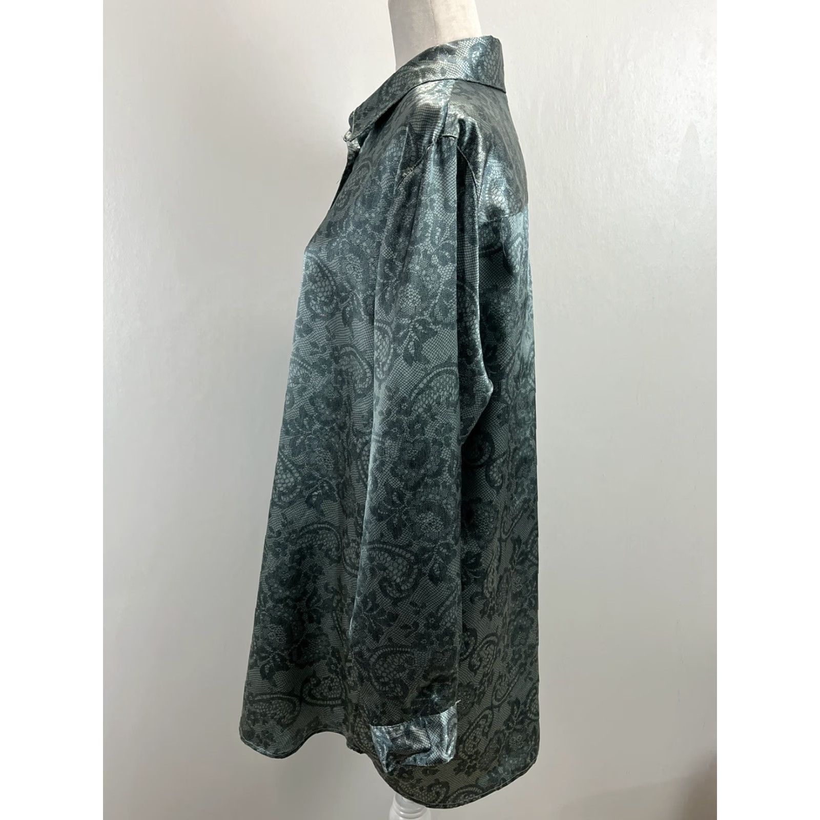 Soft Surroundings Soft Surroundings Floral Lace Print Long Sleeve Button Down Satin Shirt Sz Large Size L / US 10 / IT 46 - 2 Thumbnail