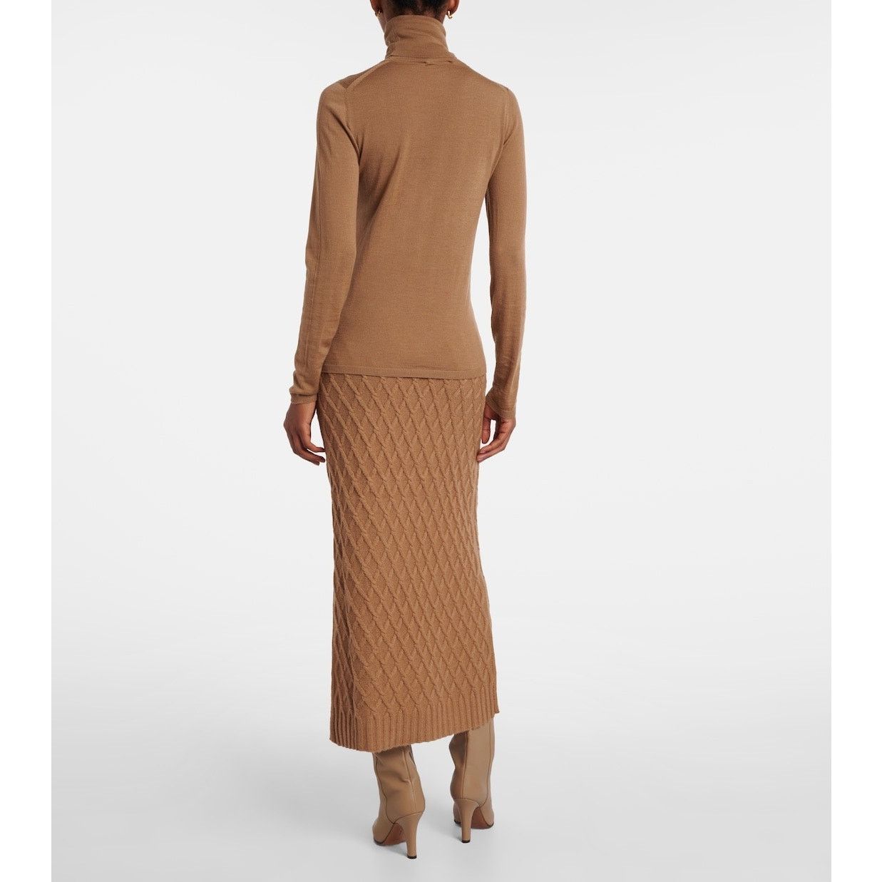 Max Mara NMax Mara Saluto Virgin Wool Turtleneck Sweater sz S Camel Size S / US 4 / IT 40 - 3 Thumbnail