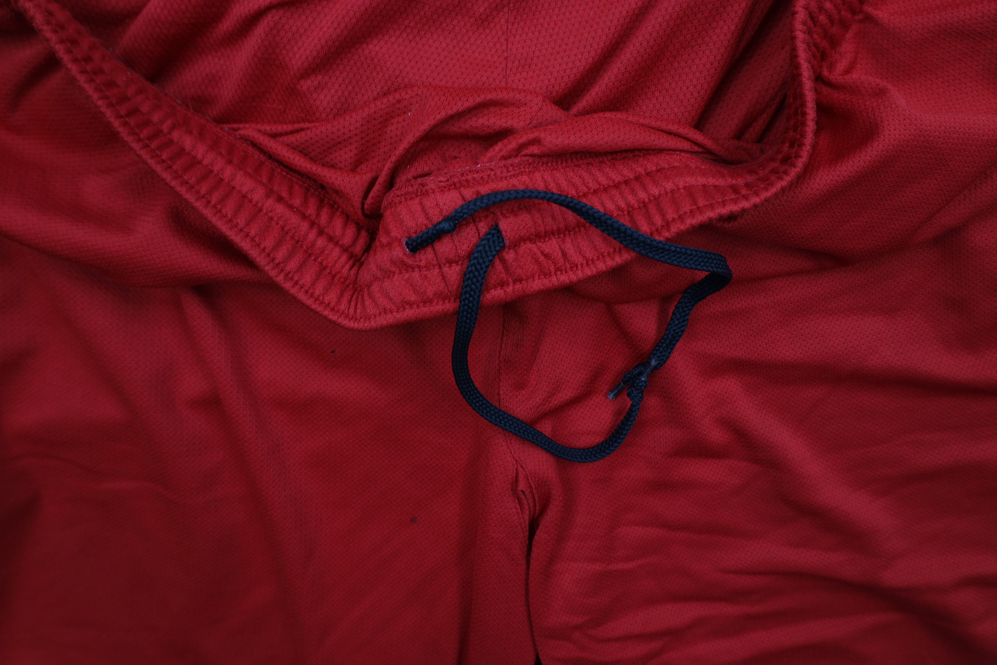 Nike × Vintage Vintage Nike Football Mini Swoosh Above Knee Shorts Red Size US 38 / EU 54 - 8 Thumbnail