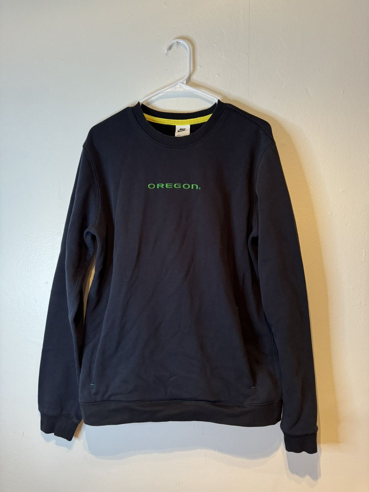 Nike Nike Oregon Ducks Crewneck Sweatshirt Men's Size Medium Size US M / EU 48-50 / 2 - 1 Thumbnail