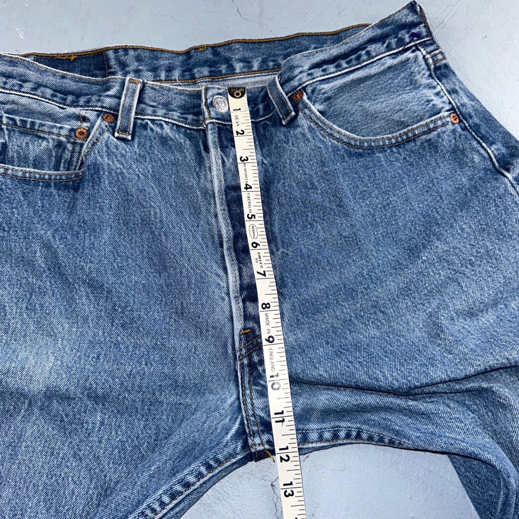Levi's VINTAGE Levi's 501 Jeans Straight Men Blue Light Wash 35x34 Denim USA 90s 501 Series Slim Rise Mid Regular Inseam 34 Jeans Men II Size US 35 - 6 Thumbnail