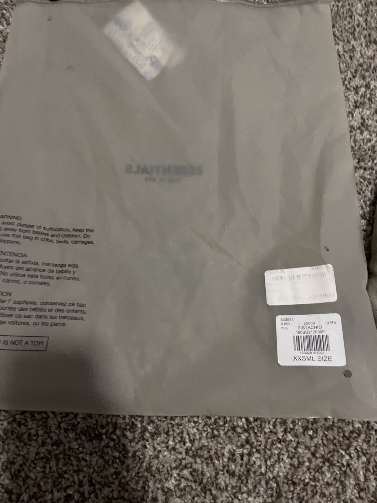 Essentials FOG Essentials Sweatshort Pistachio Size XXS Size US 26 / EU 42 - 4 Thumbnail