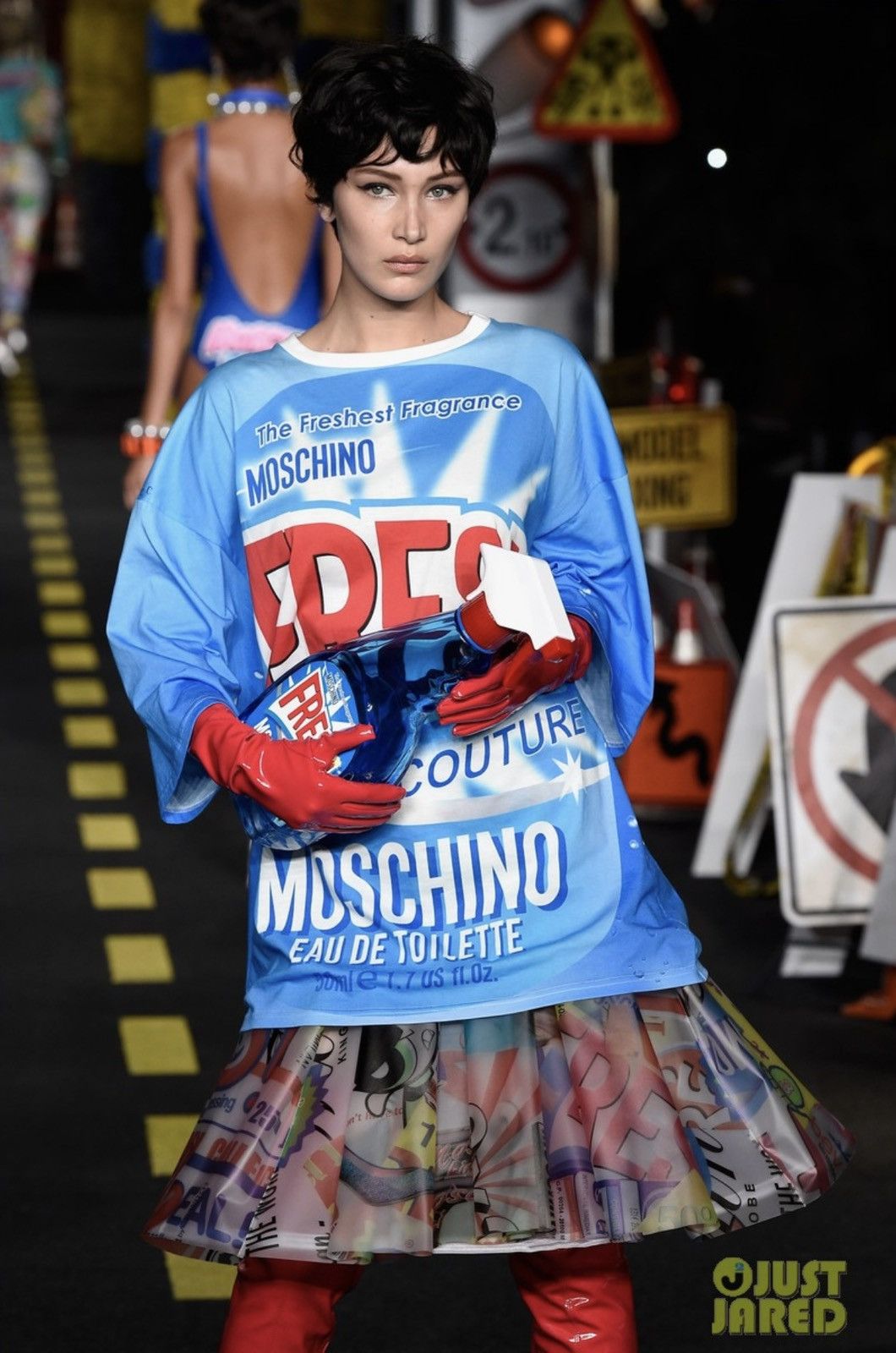 Moschino RARE 🧼🫧🧽 MOSCHINO FRESH T-SHIRT print jeremy scott swag Size US XL / EU 56 / 4 - 1 Thumbnail