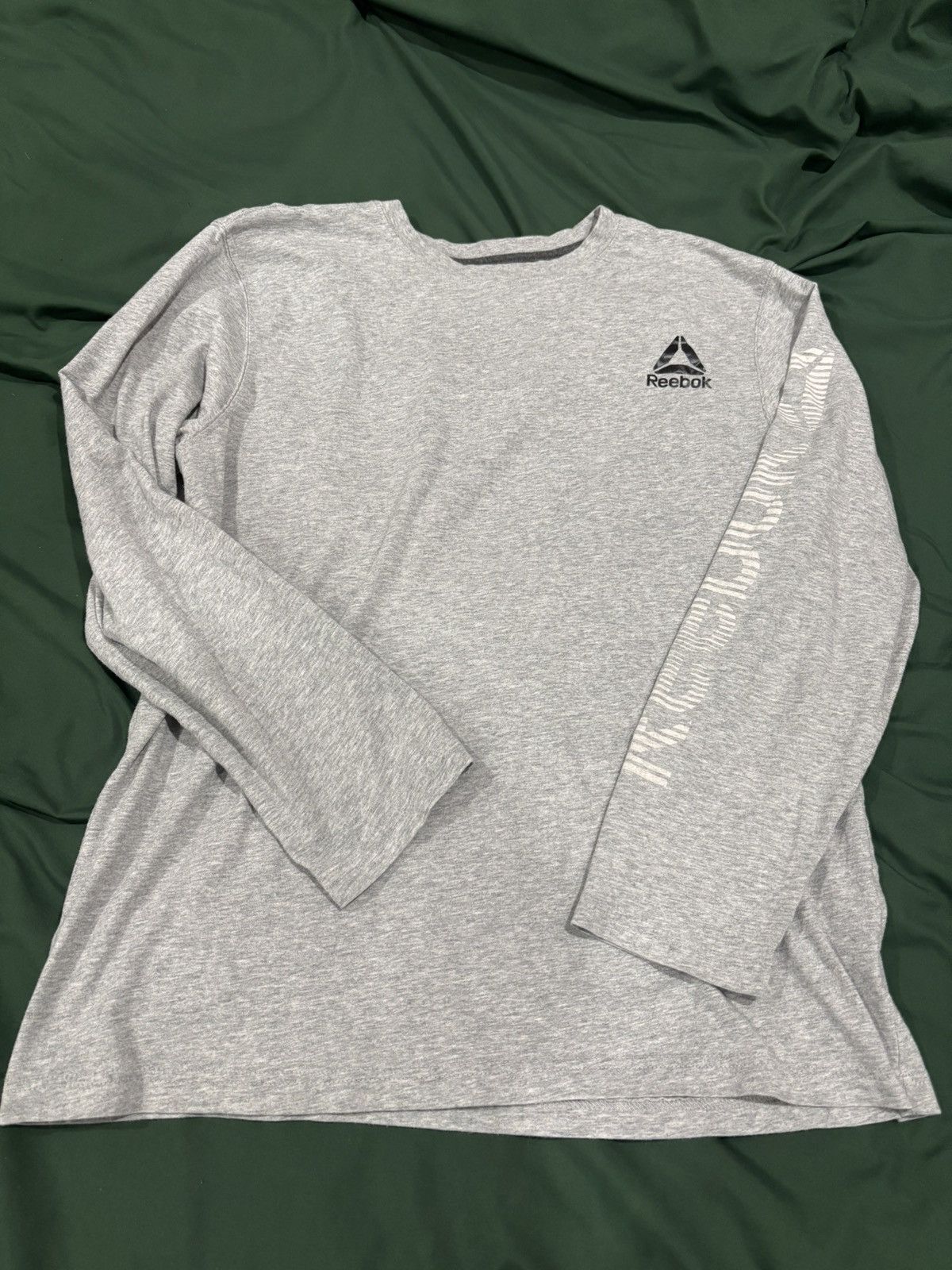 Reebok Gray Reebok long sleeve size L Size US L / EU 52-54 / 3 - 1 Thumbnail