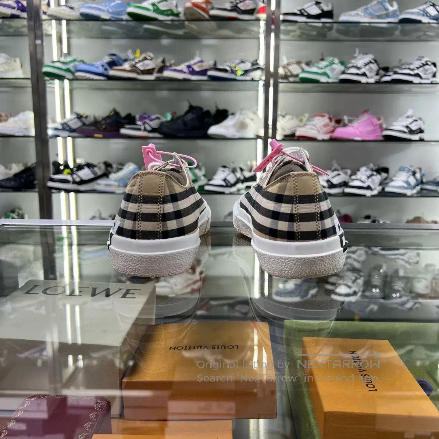 Burberry burberry logo printed canvas sneakers size 41. Size US 8 / EU 41 - 5 Thumbnail