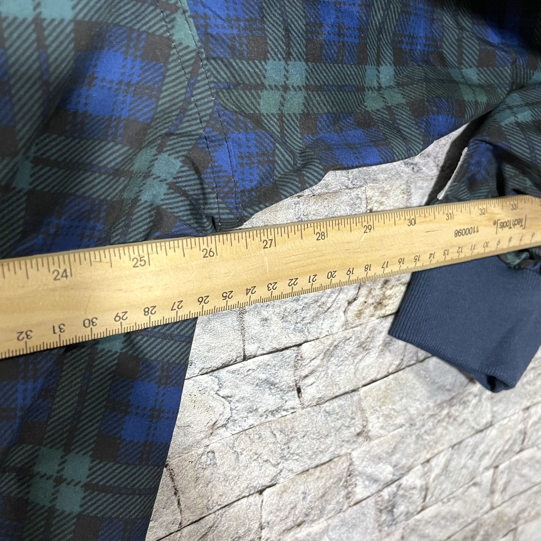 Vintage VINTAGE Sportsmaster Jacket Pullover V-Neck Plaid Lightweight Nylon All Seasons Size US M / EU 48-50 / 2 - 6 Thumbnail