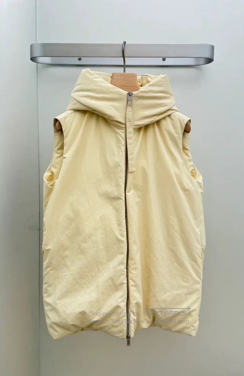 Jil Sander Jil Sander size 32 Ivory Hooded Down Vest Size XS / US 0-2 / IT 36-38 - 1 Thumbnail
