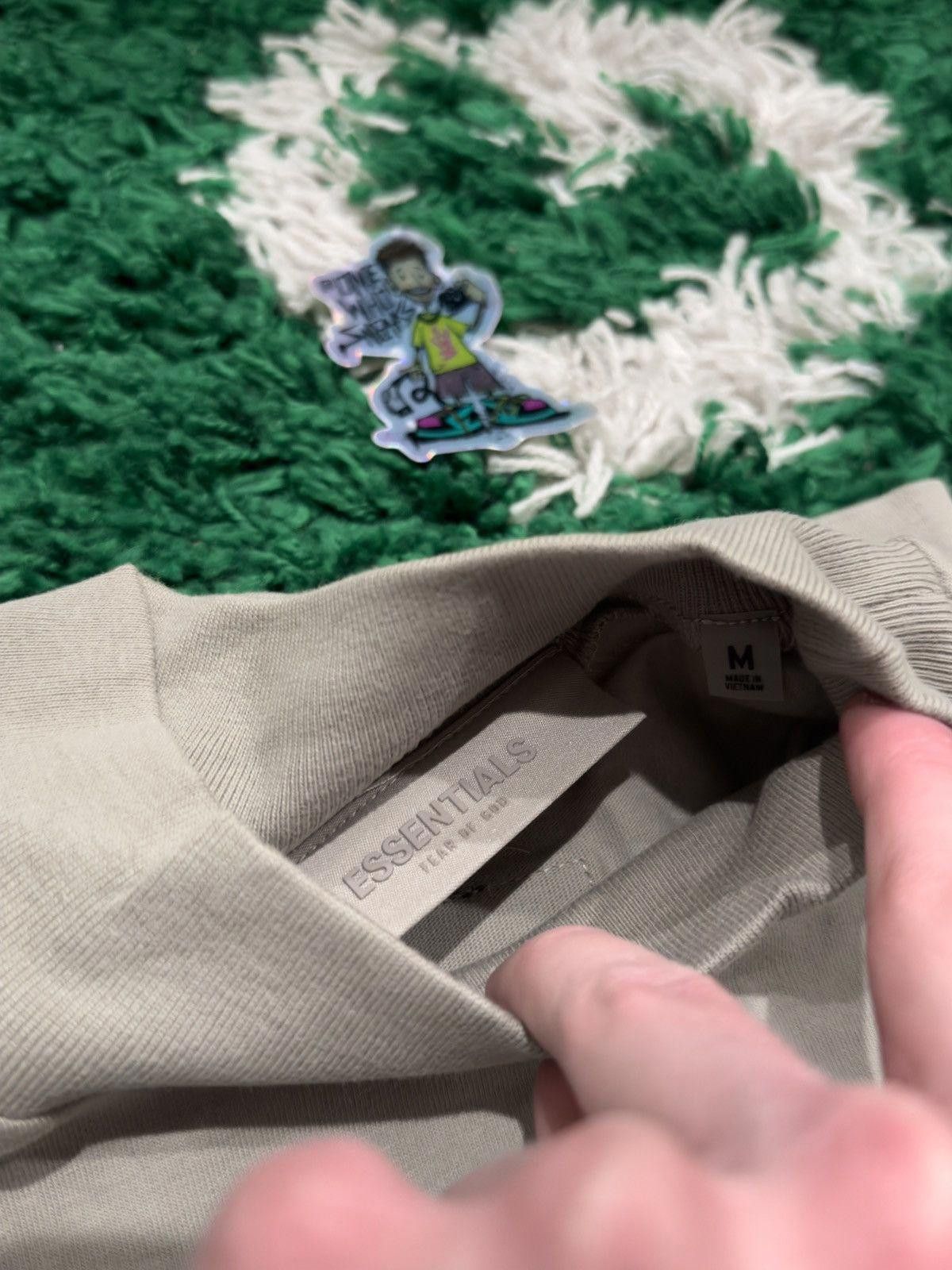 Fear of God Fear of God Essentials L/S Tee Smoke Size Medium Size US M / EU 48-50 / 2 - 6 Thumbnail