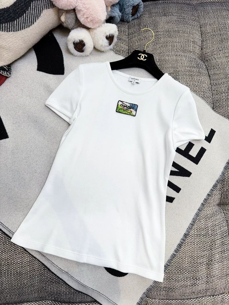 Chanel Chanel 23C Embroidered Sequin White T-Shirt Size M / US 6-8 / IT 42-44 - 4 Thumbnail