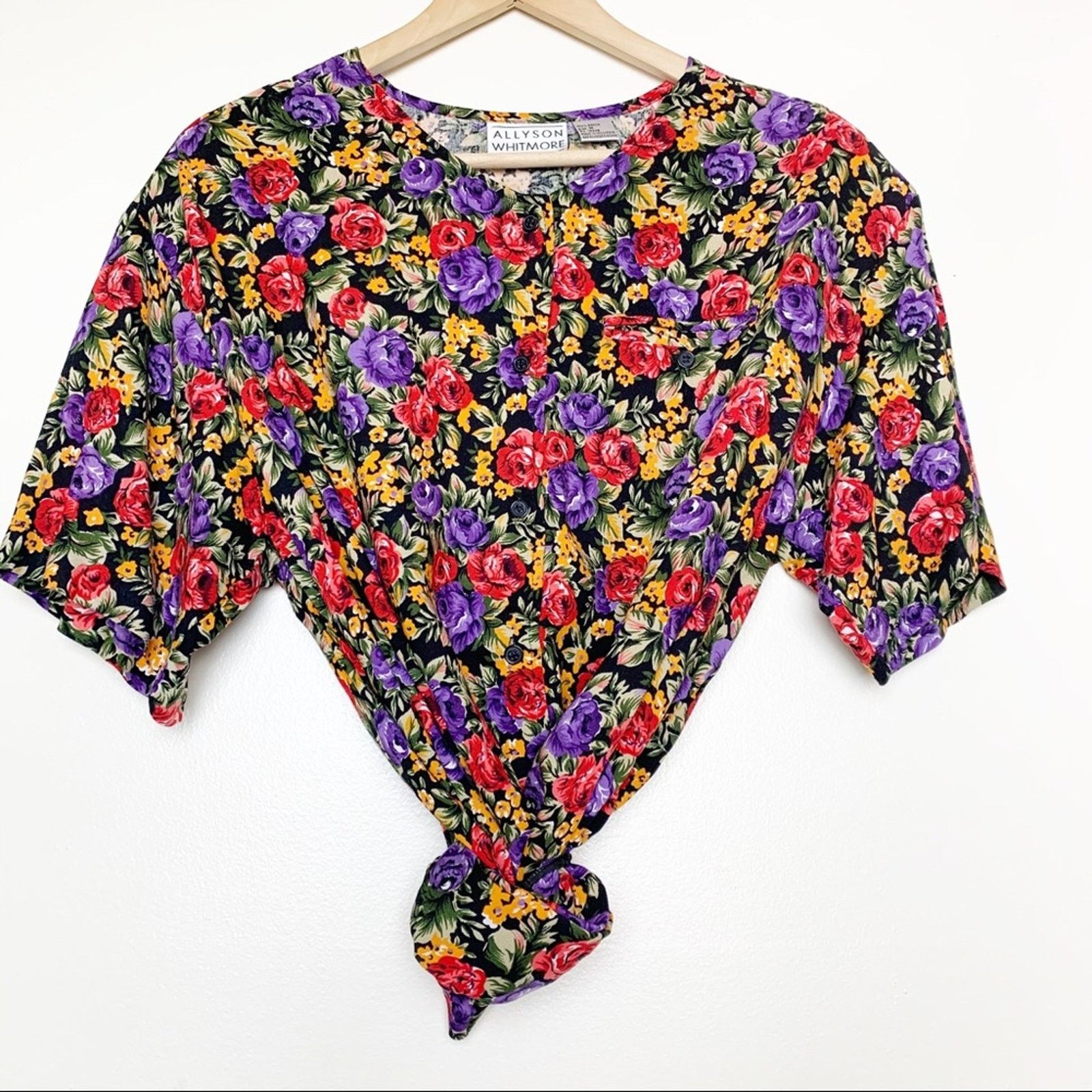 Vintage Vintage Black Floral Button Front Blouse Women’s Size Medium Size M / US 6-8 / IT 42-44 - 4 Thumbnail