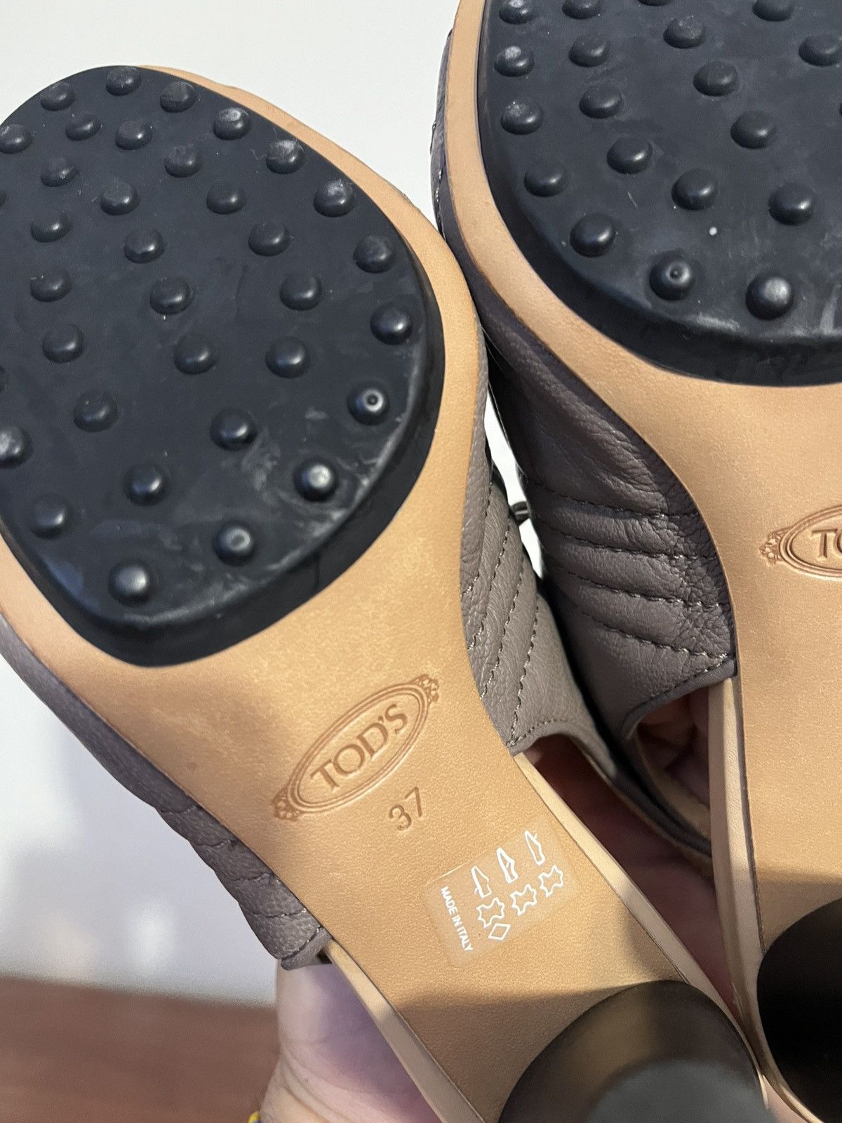 Tod's Tod’s Quilted Pattern Leather Slingback Heels Made in Italy Size US 7 / IT 37 - 9 Thumbnail