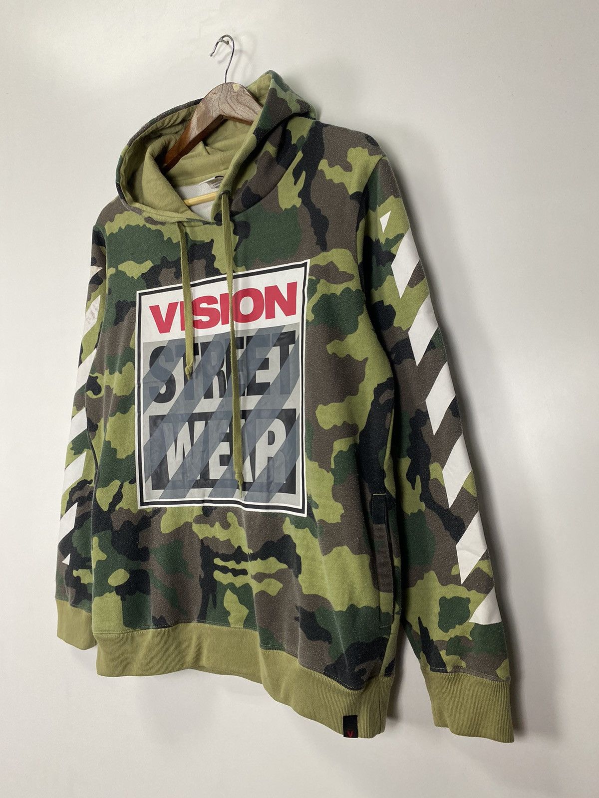 Vision Streetwear Vision Streetwear off -white design hoodies Size US L / EU 52-54 / 3 - 4 Thumbnail
