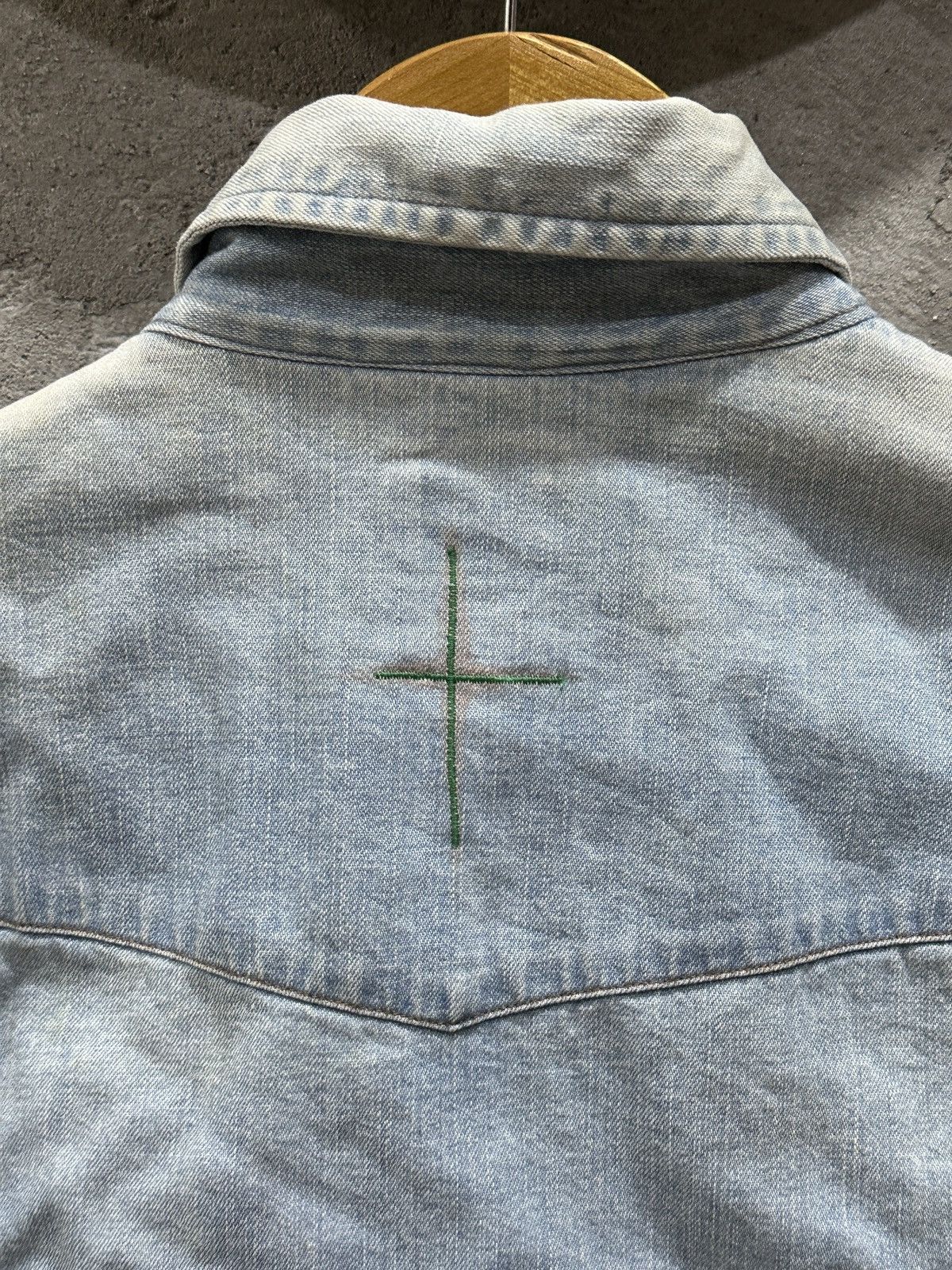Needles Needles By Nepenthes Cross Sewn Chambray Pearl Button-Up Size US L / EU 52-54 / 3 - 22 Thumbnail