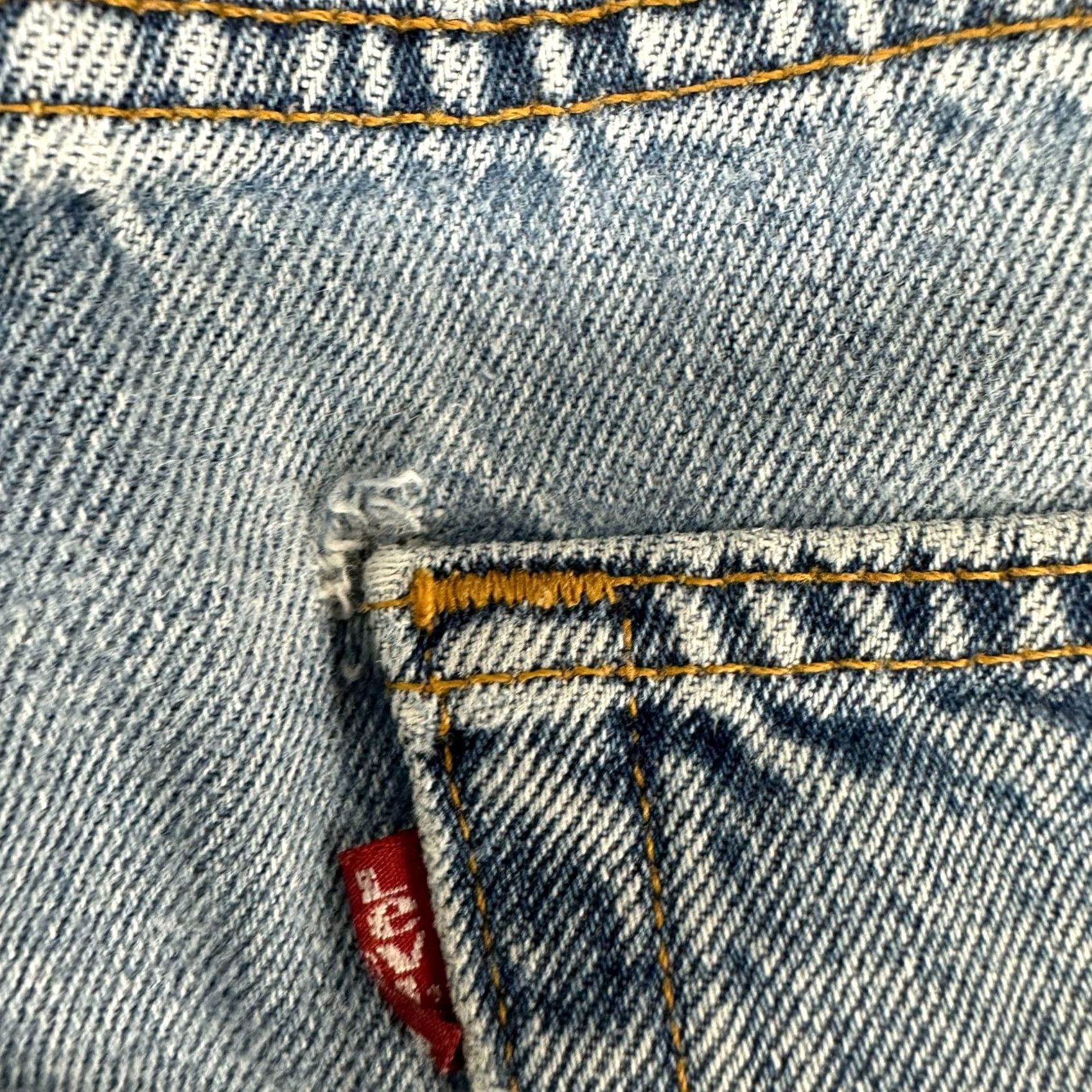 Levi's VINTAGE Levi's 501 Jeans Men 32x29 Blue Straight Regular Light Hemmed USA 90s Size US 34 / EU 50 - 4 Thumbnail