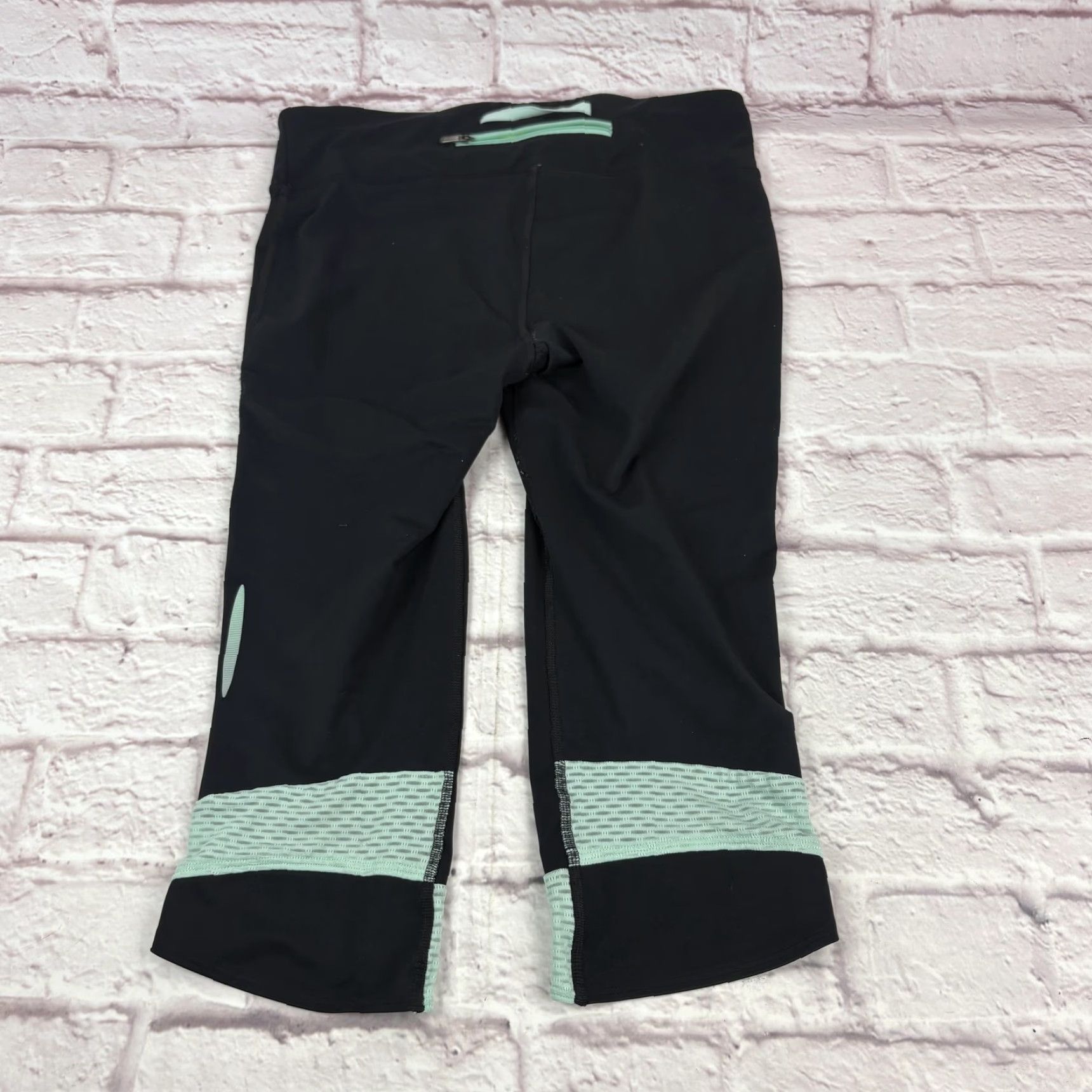 Under Armour Under Armour Pants Womens Medium Black Capri Cropped Athletic Yoga Leggings Size 32" / US 10 / IT 46 - 3 Thumbnail