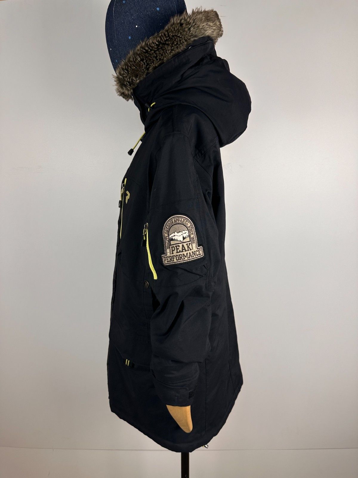 Peak Performance Peak Performance Klond Parka Winter Jacket Black Yellow Sz M Size M / US 6-8 / IT 42-44 - 4 Thumbnail