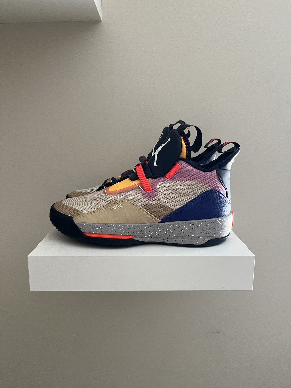 Jordan Brand × Nike Air Jordan XXXIII Size US 8 / EU 41 - 2 Thumbnail